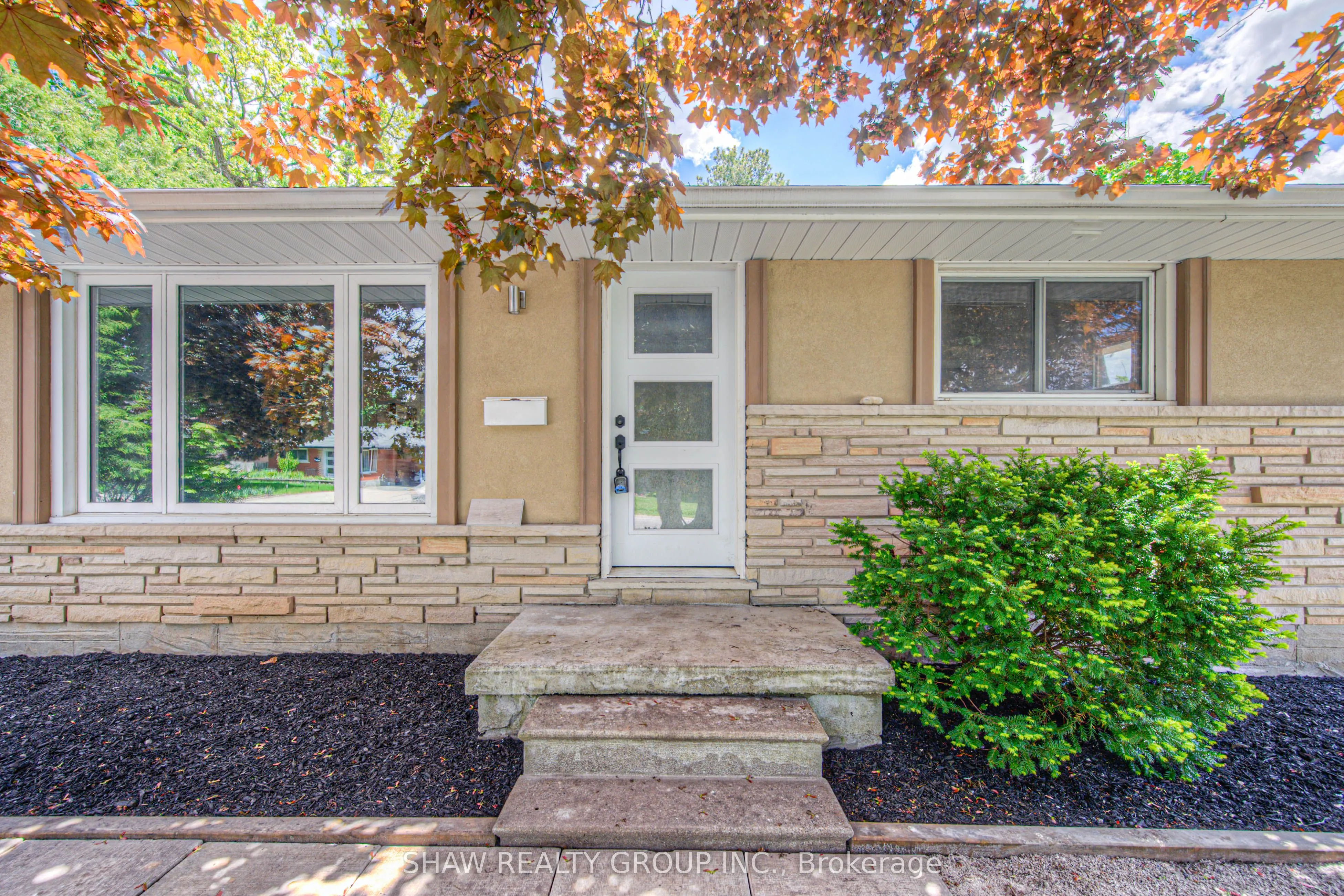 5 Alison Avenue