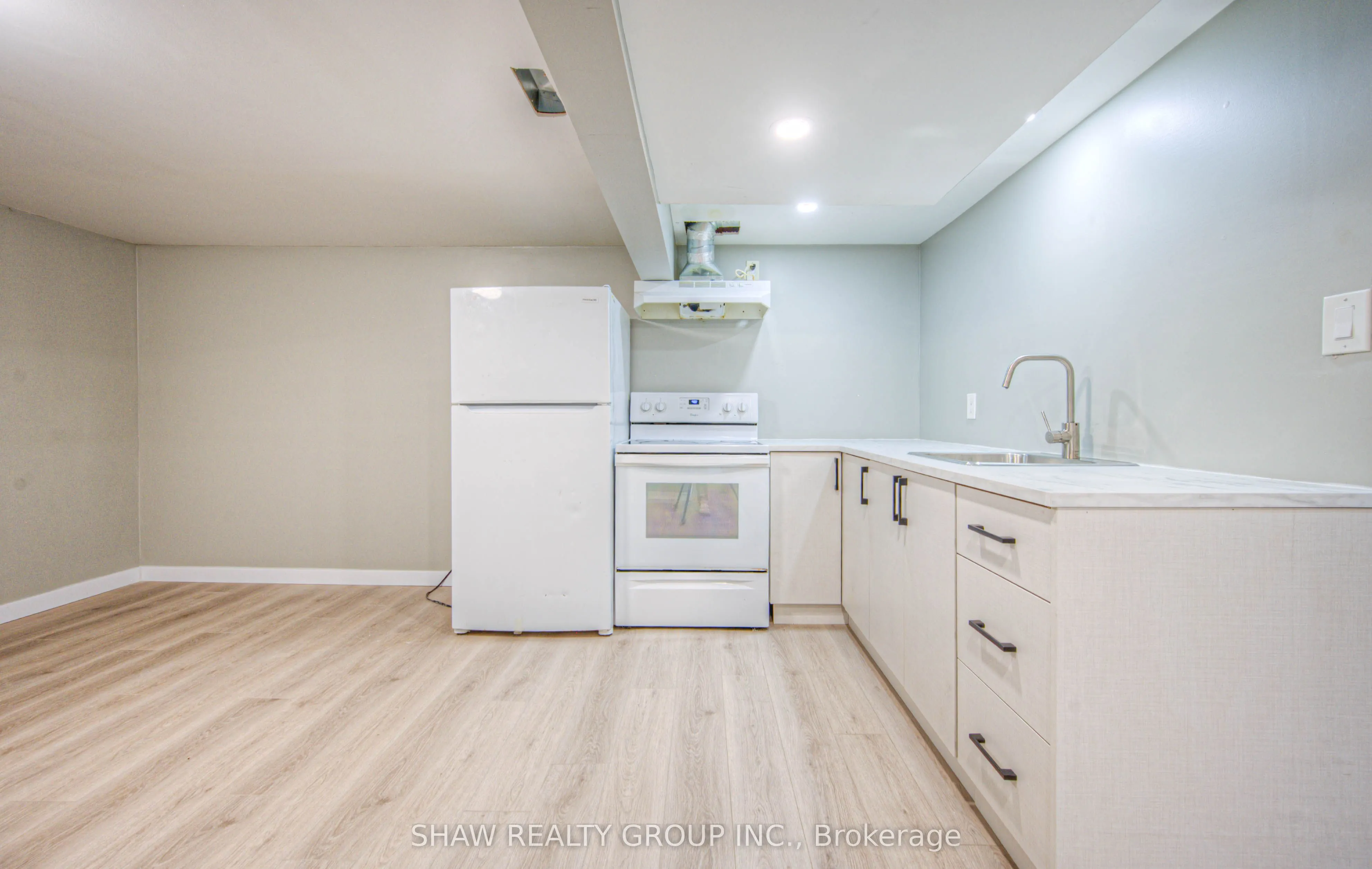5 Alison Avenue