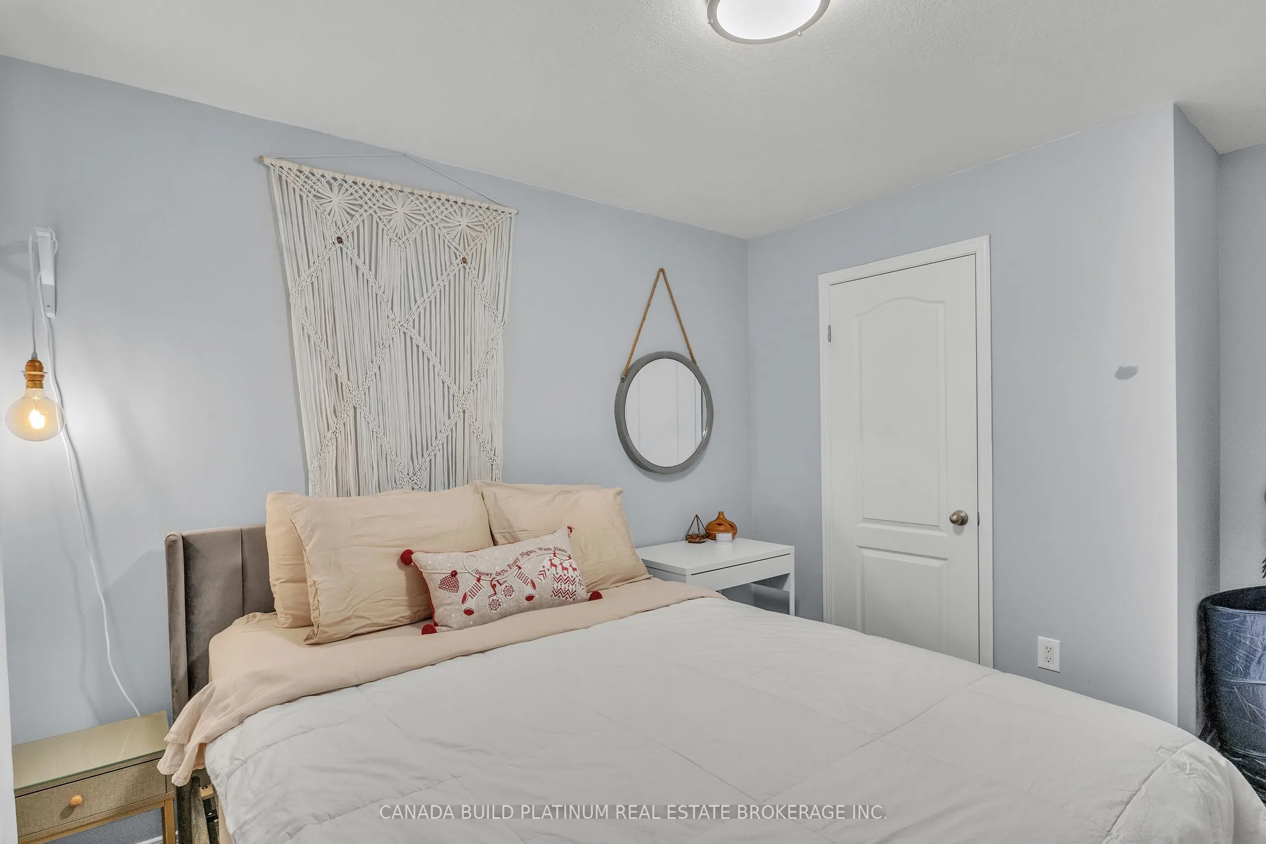 80 Palacebeach Trail