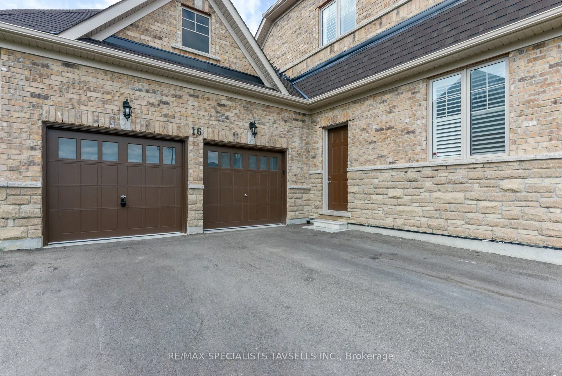 16 Meek Avenue