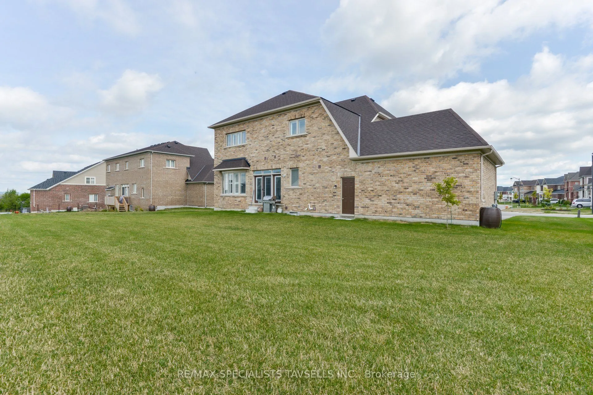 16 Meek Avenue