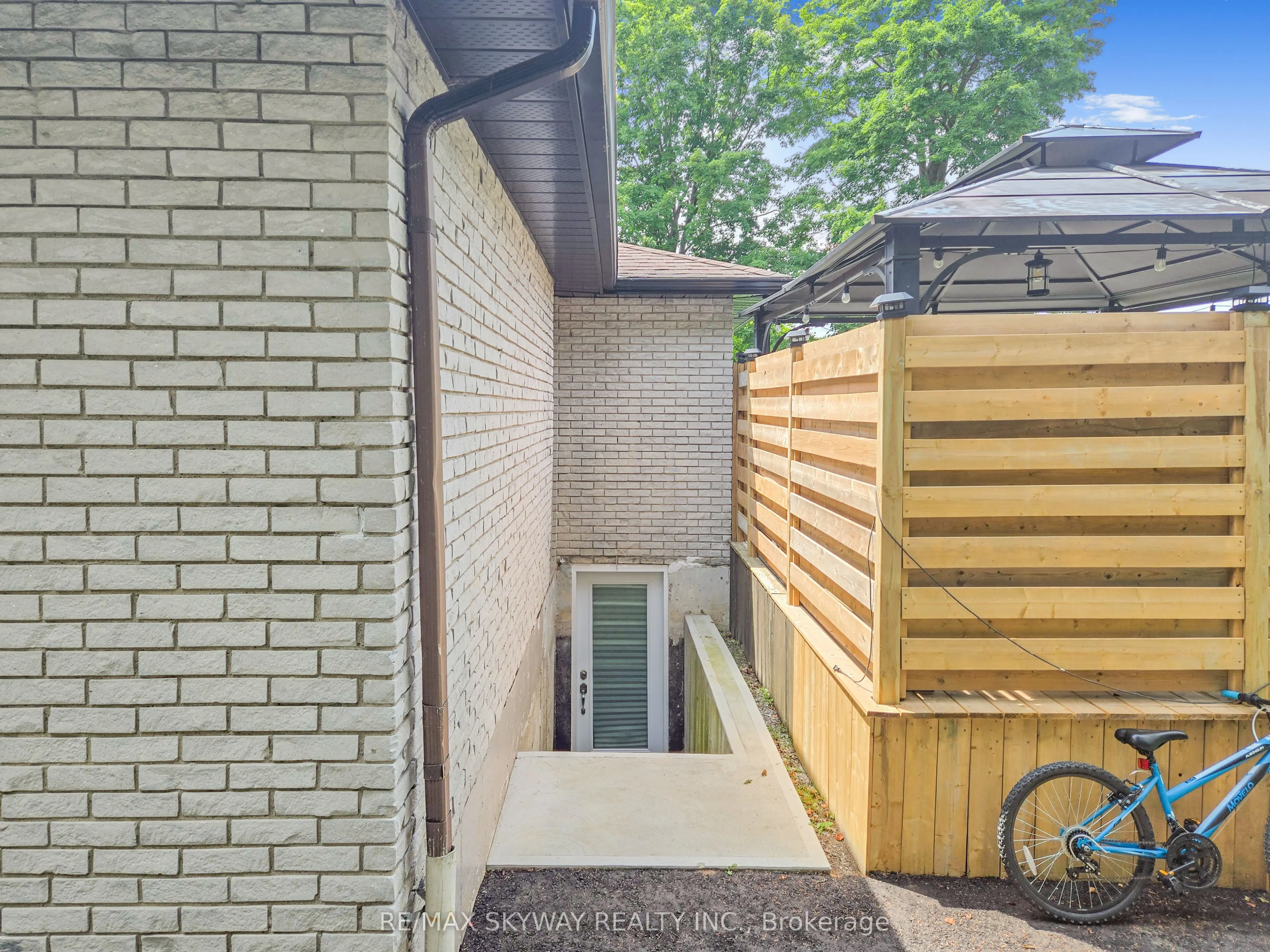 47 Erin Heights Drive