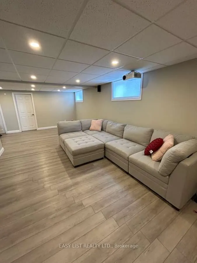2685 Tourangeau Road