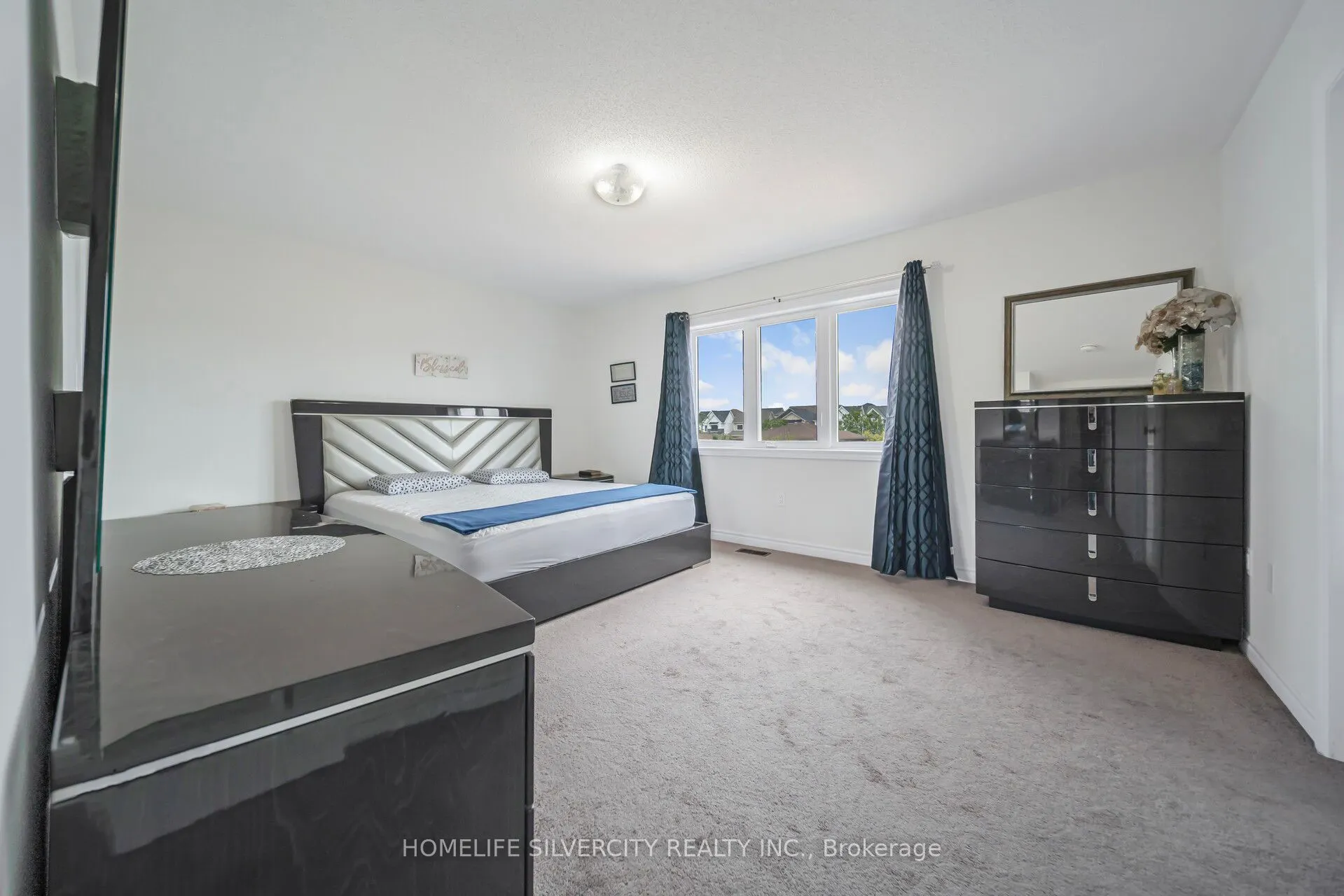 44 Cottonwood Crescent