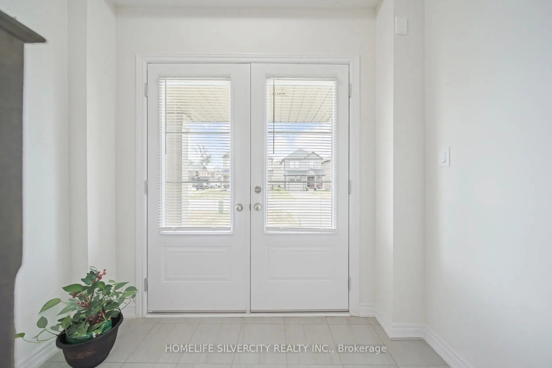 44 Cottonwood Crescent