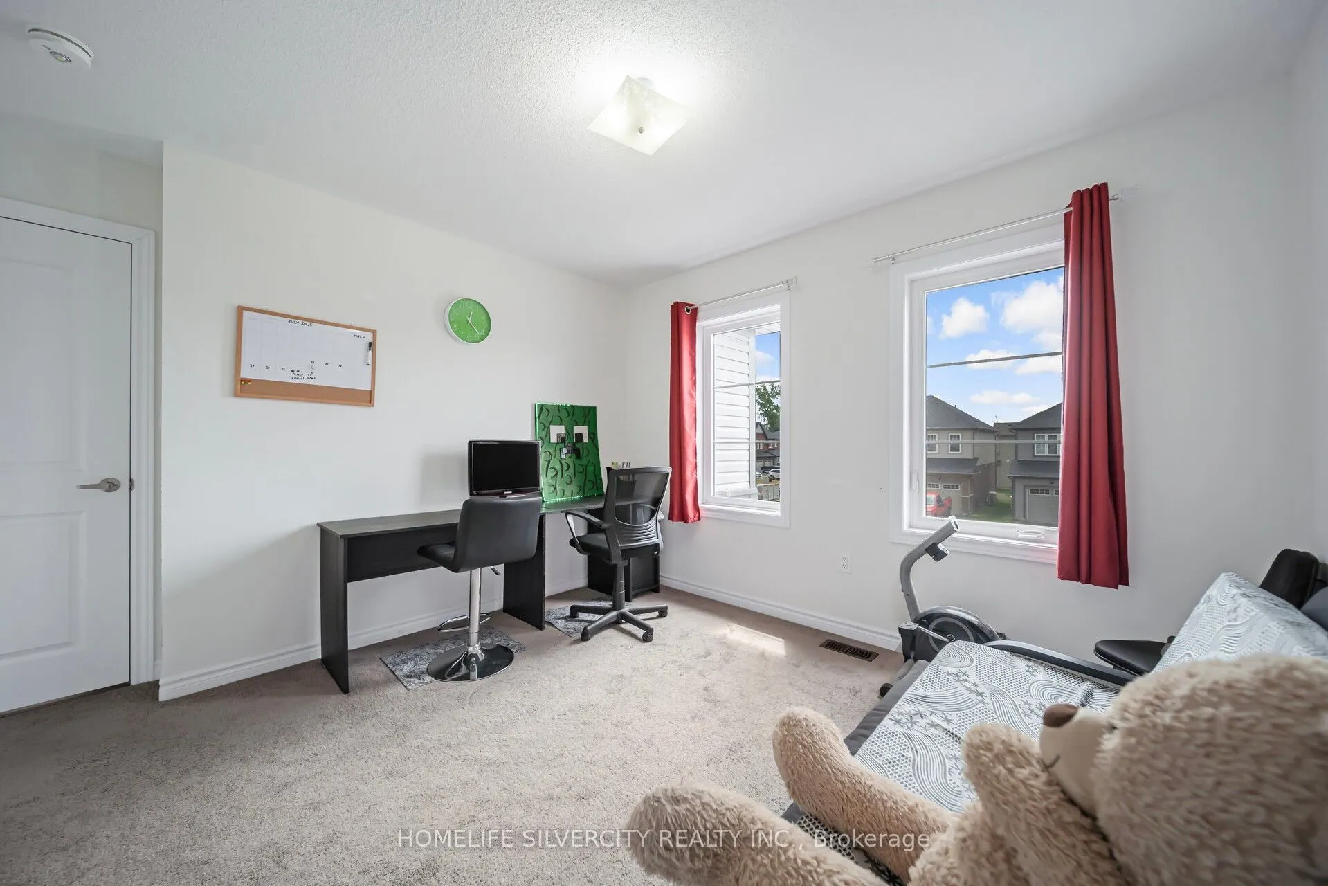 44 Cottonwood Crescent