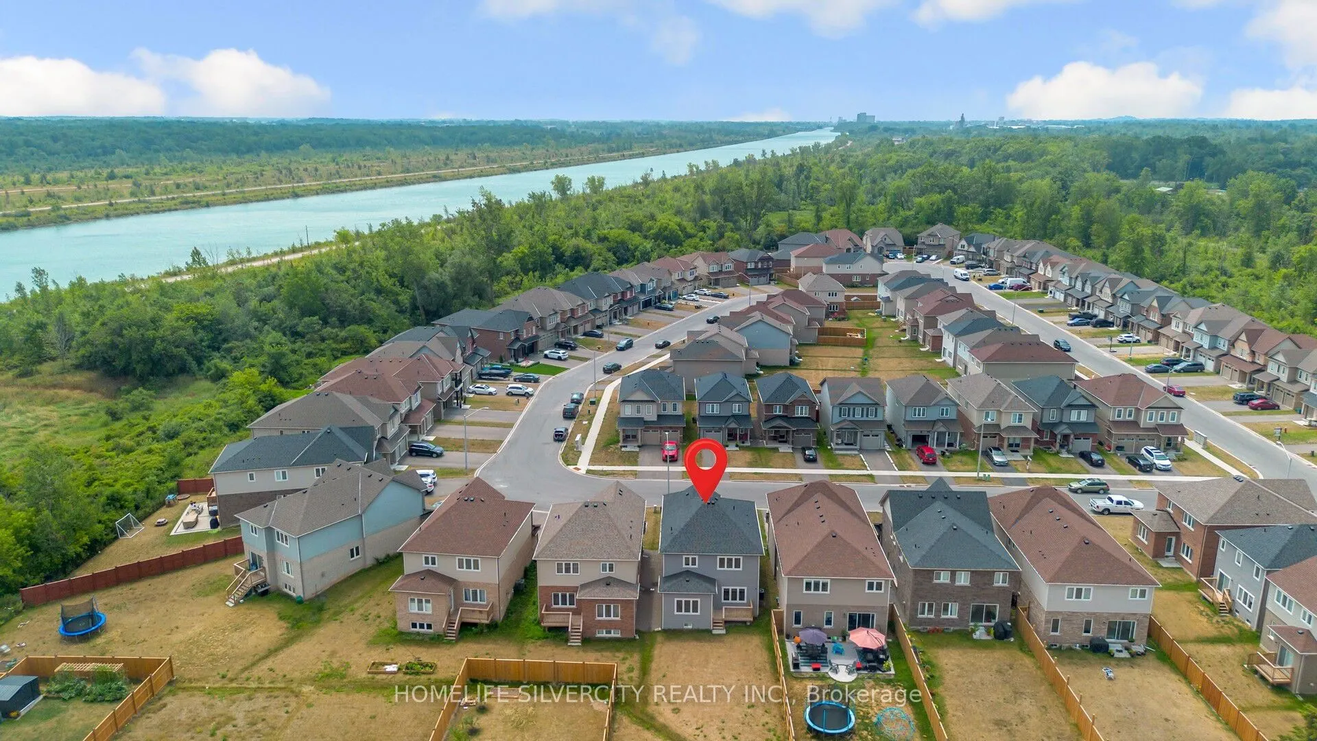 44 Cottonwood Crescent