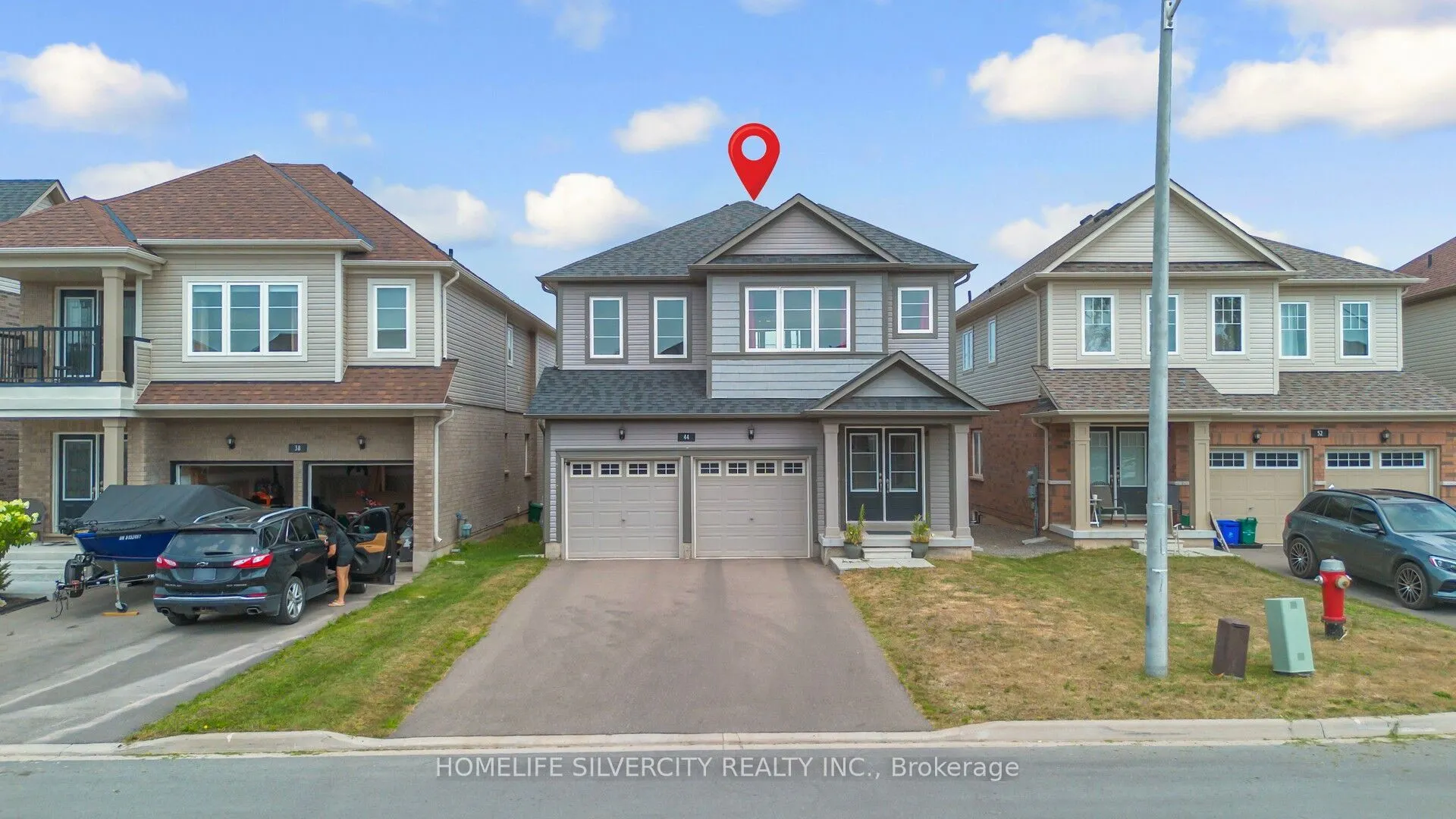 44 Cottonwood Crescent