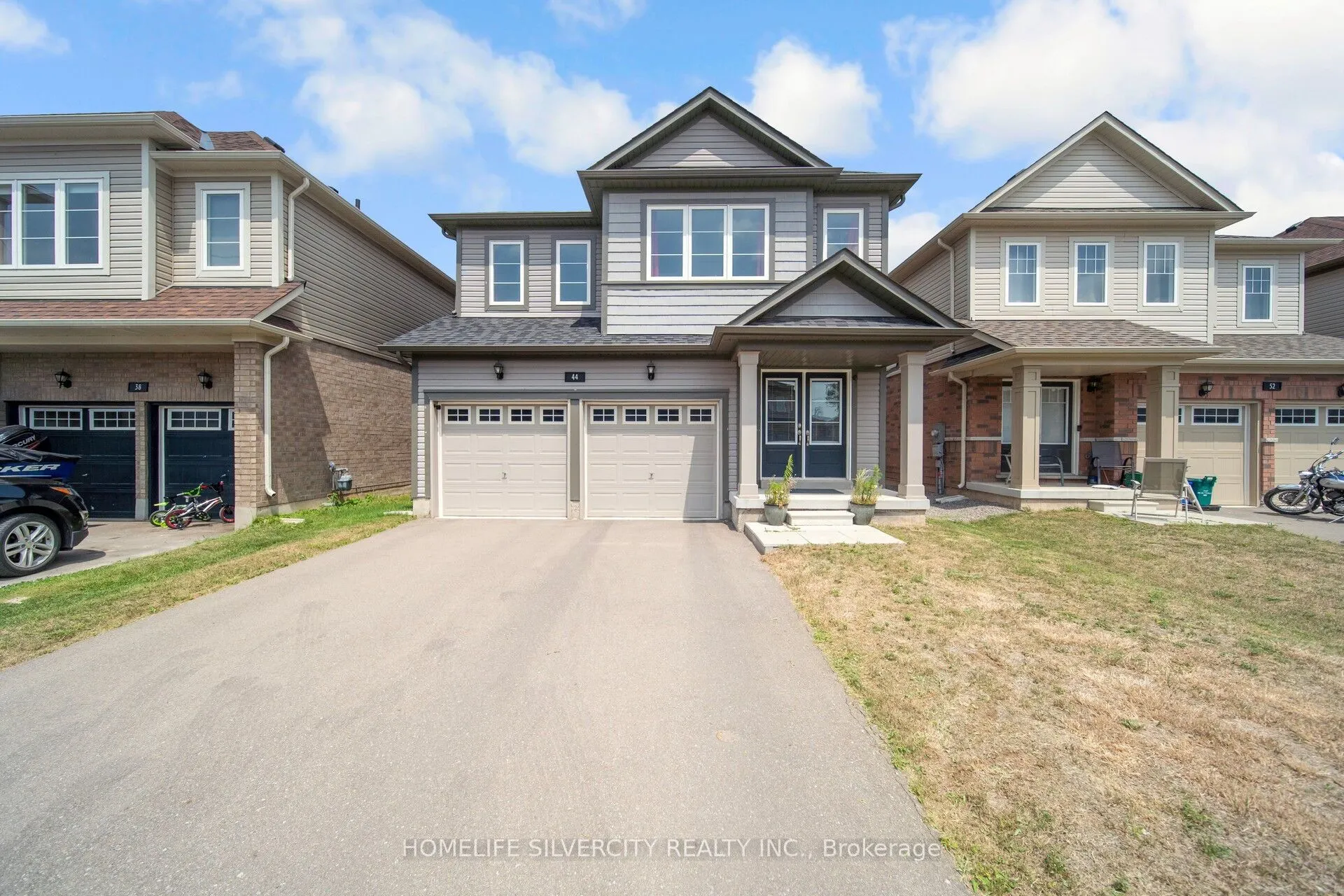 44 Cottonwood Crescent