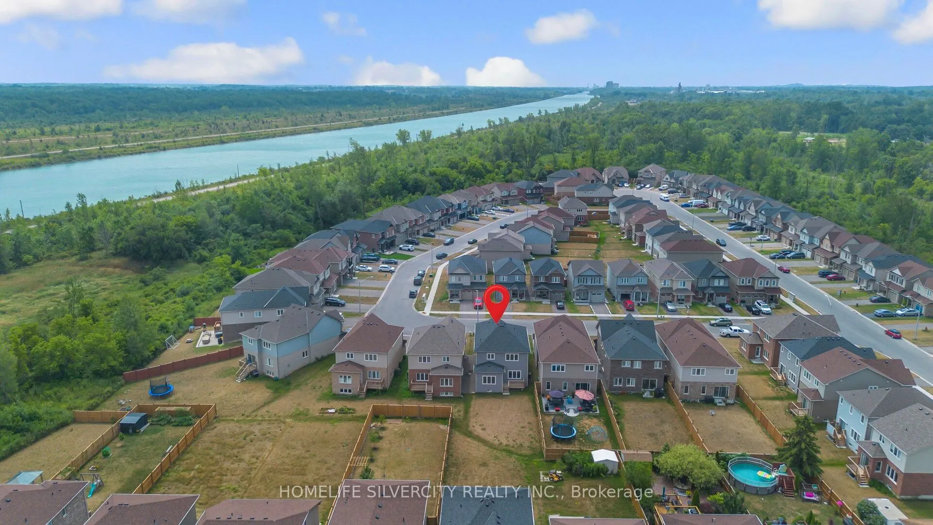 44 Cottonwood Crescent