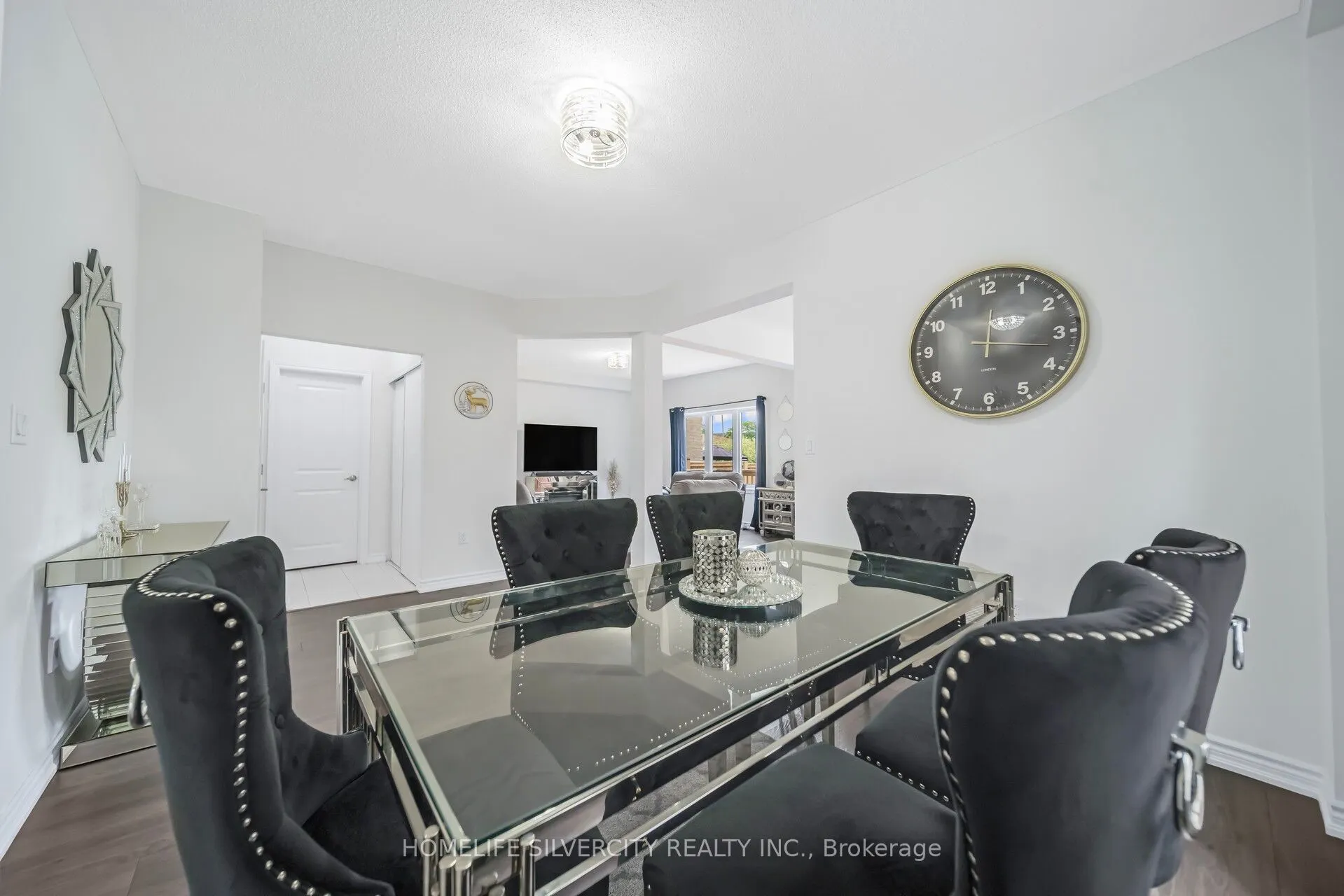 44 Cottonwood Crescent