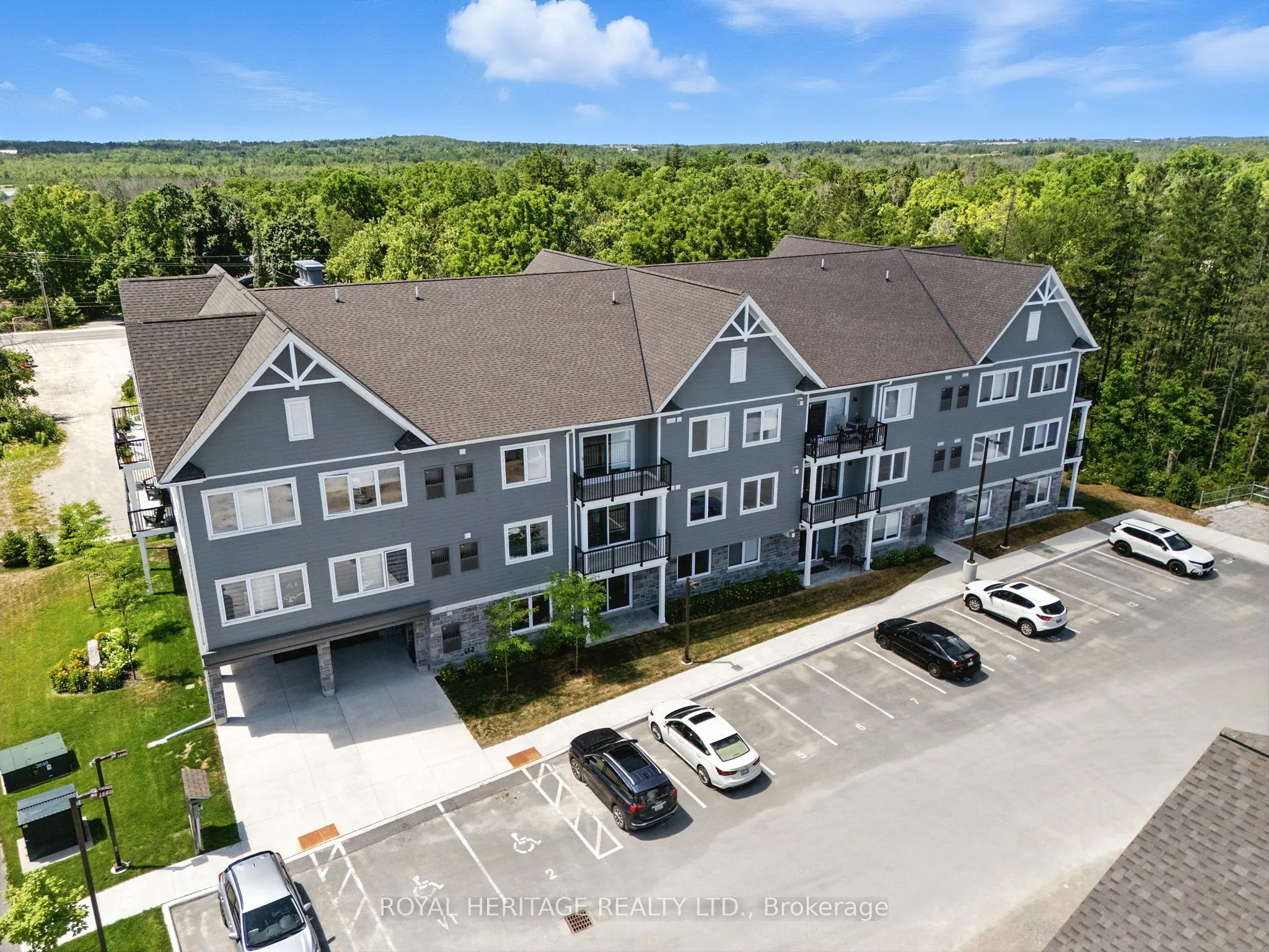19 Hampton Lane, #103