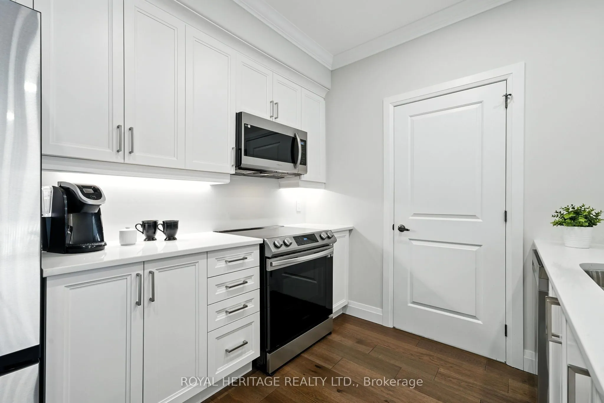 19 Hampton Lane, #103