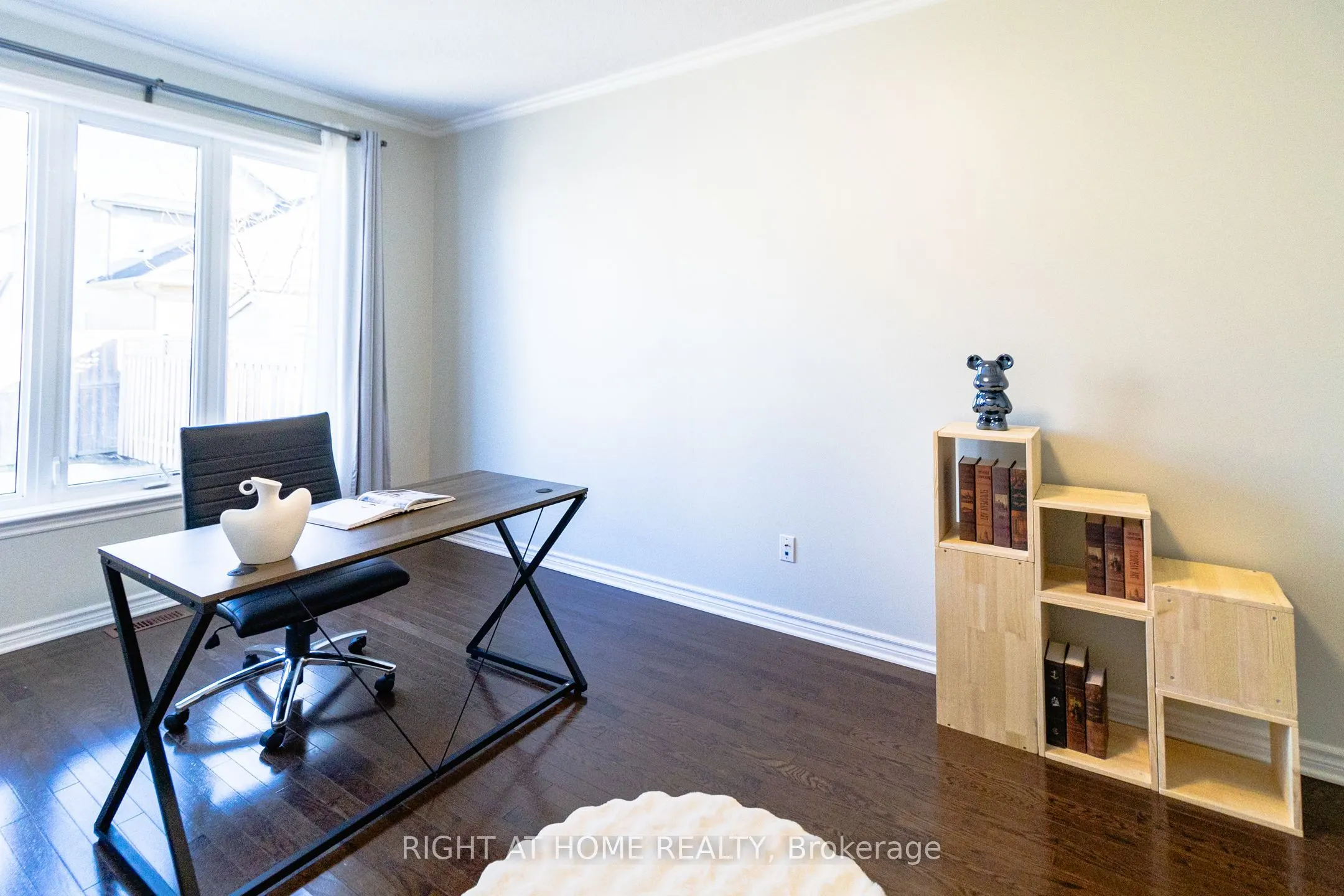 204 Cooks Mill Crescent
