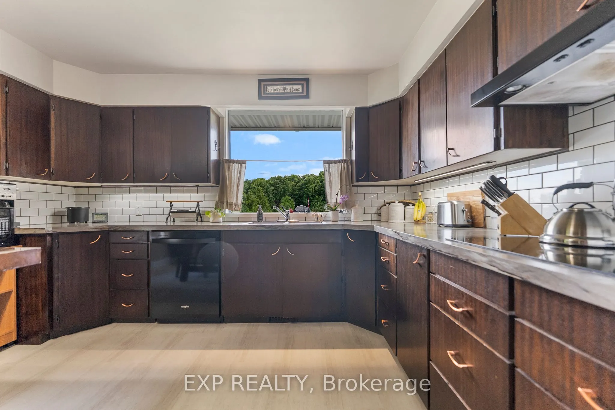 84 Graham Avenue