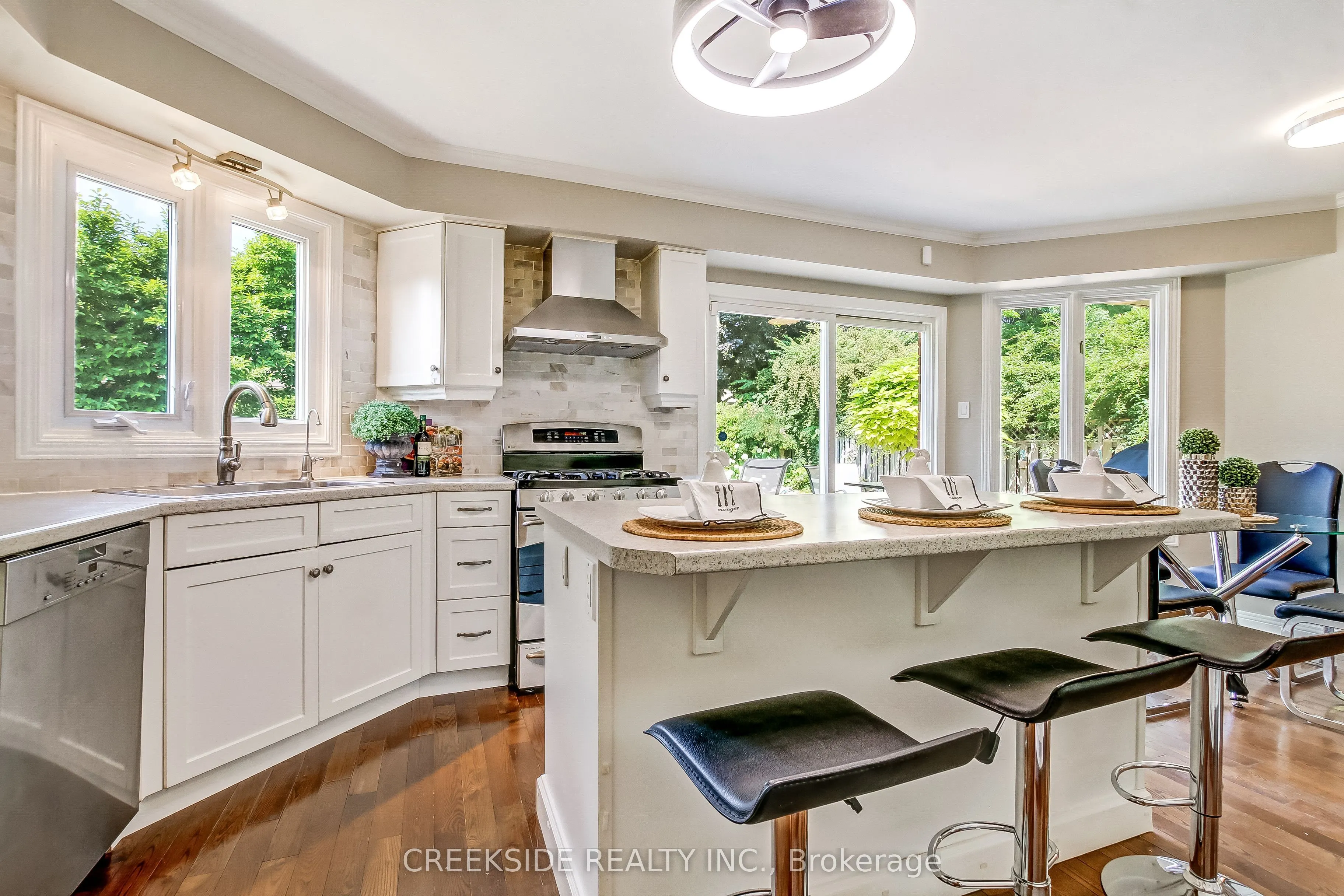 1637 Hastings Drive