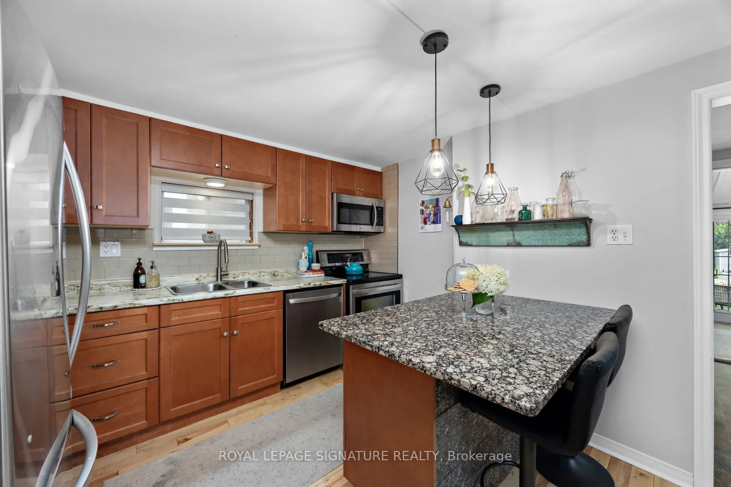 87 Hope Street S