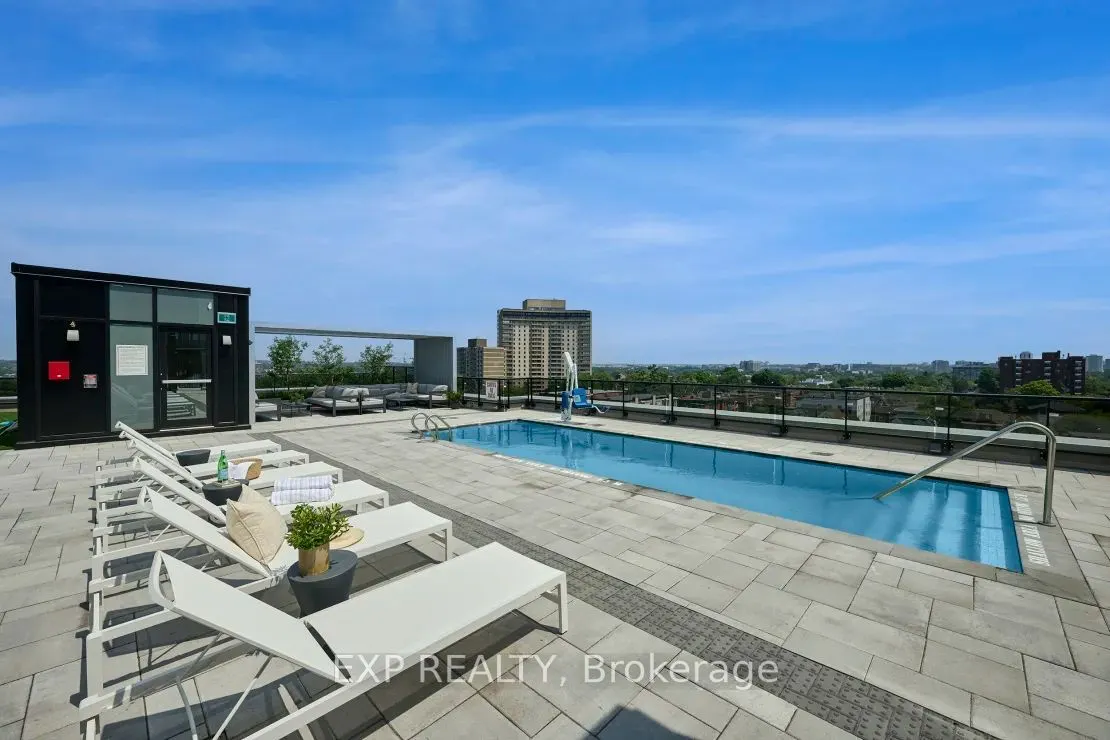 560 Rideau Street, #421