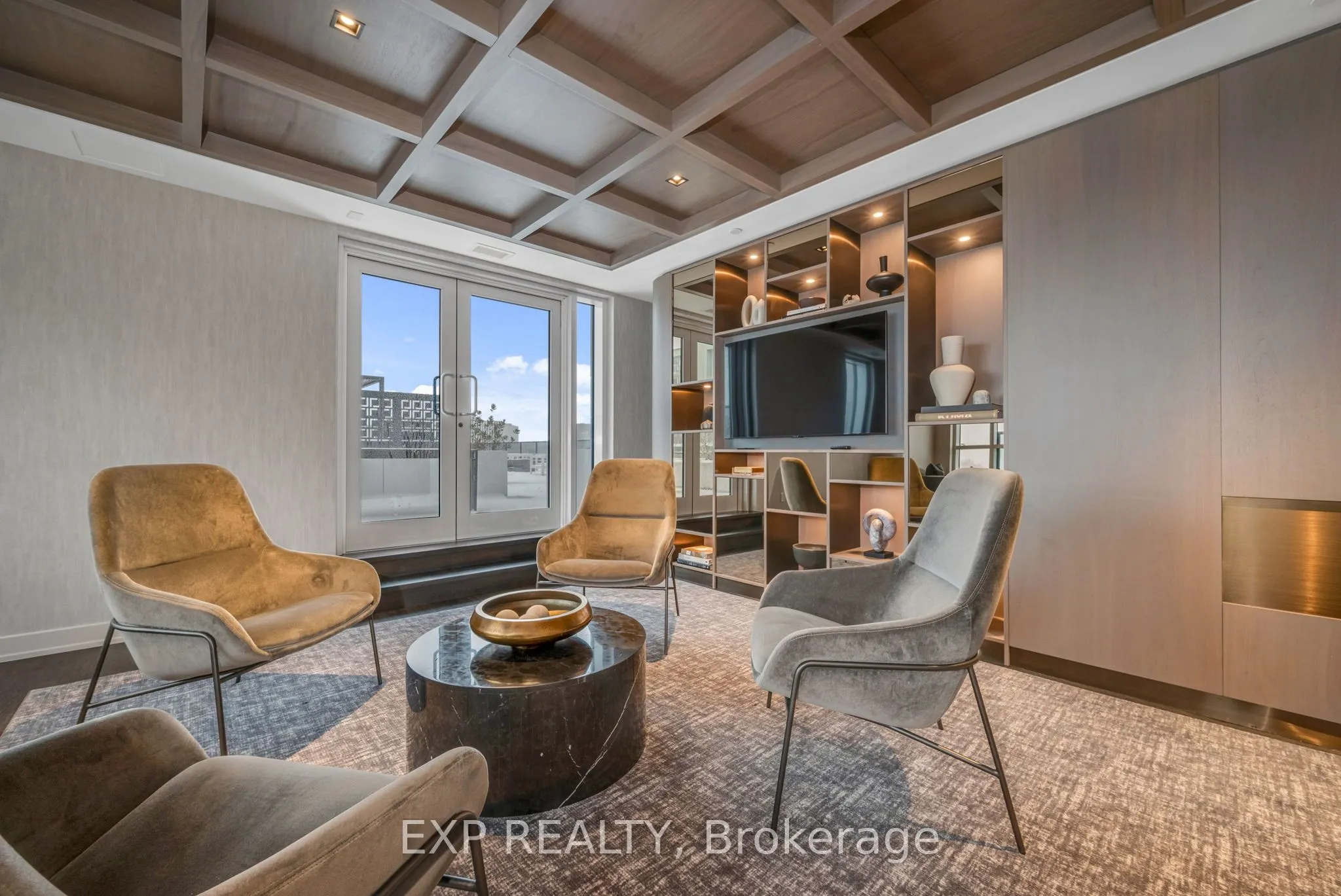 560 Rideau Street, #421