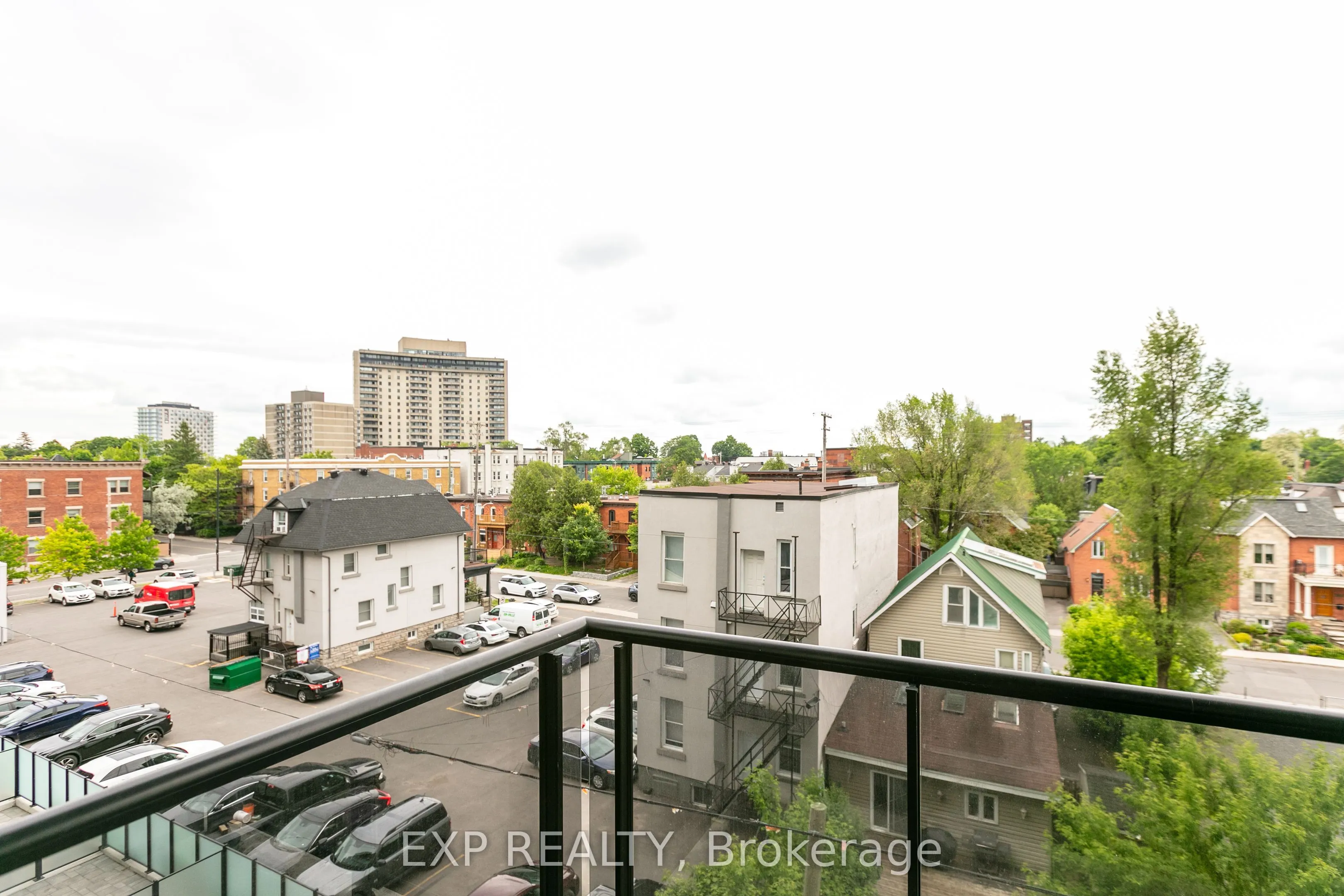 560 Rideau Street, #421