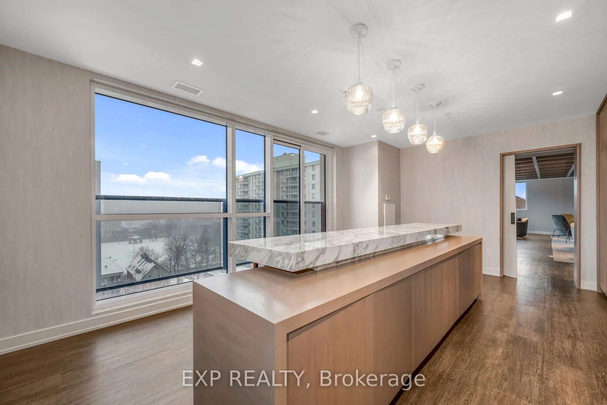 560 Rideau Street, #421