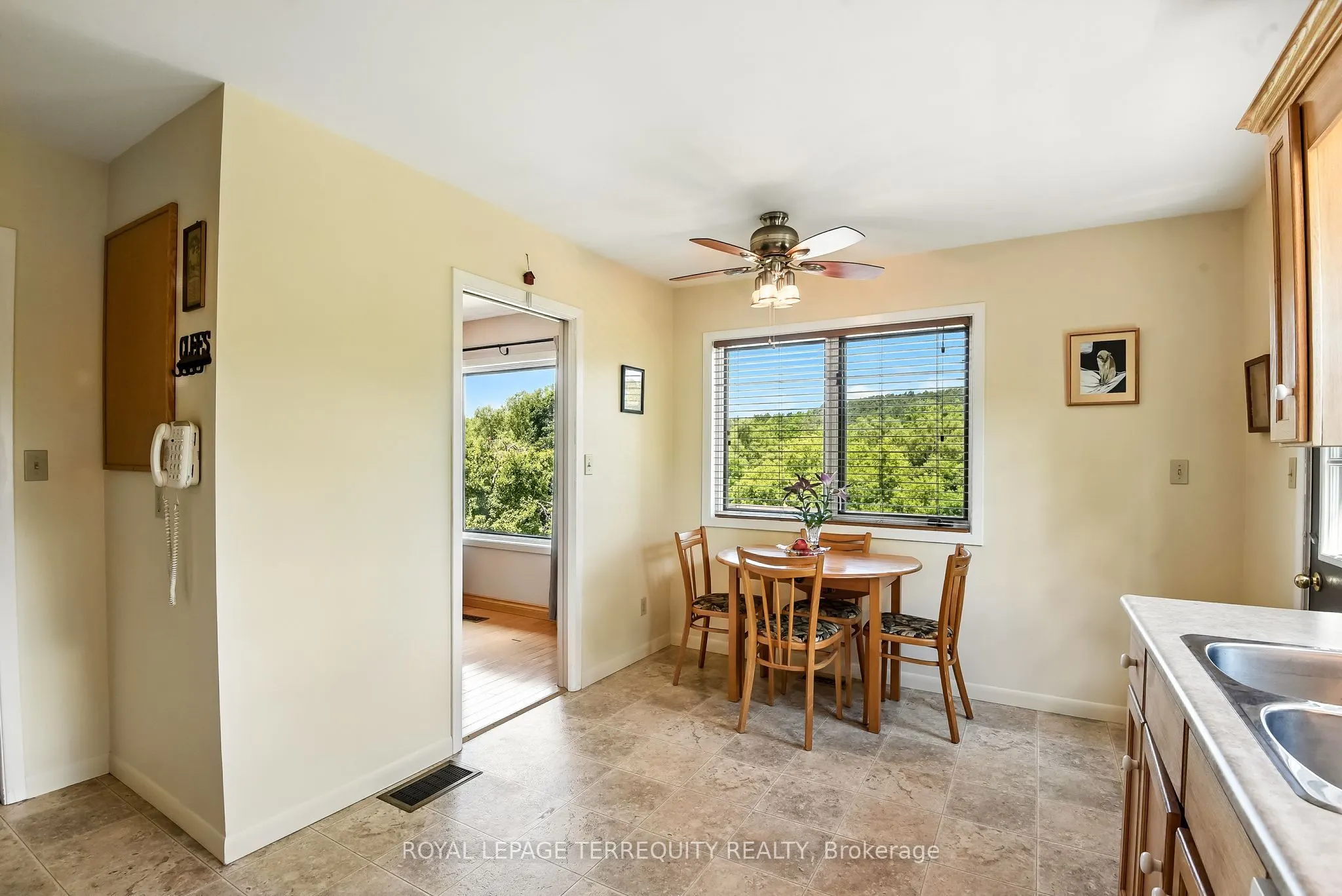 9 Concession Street W