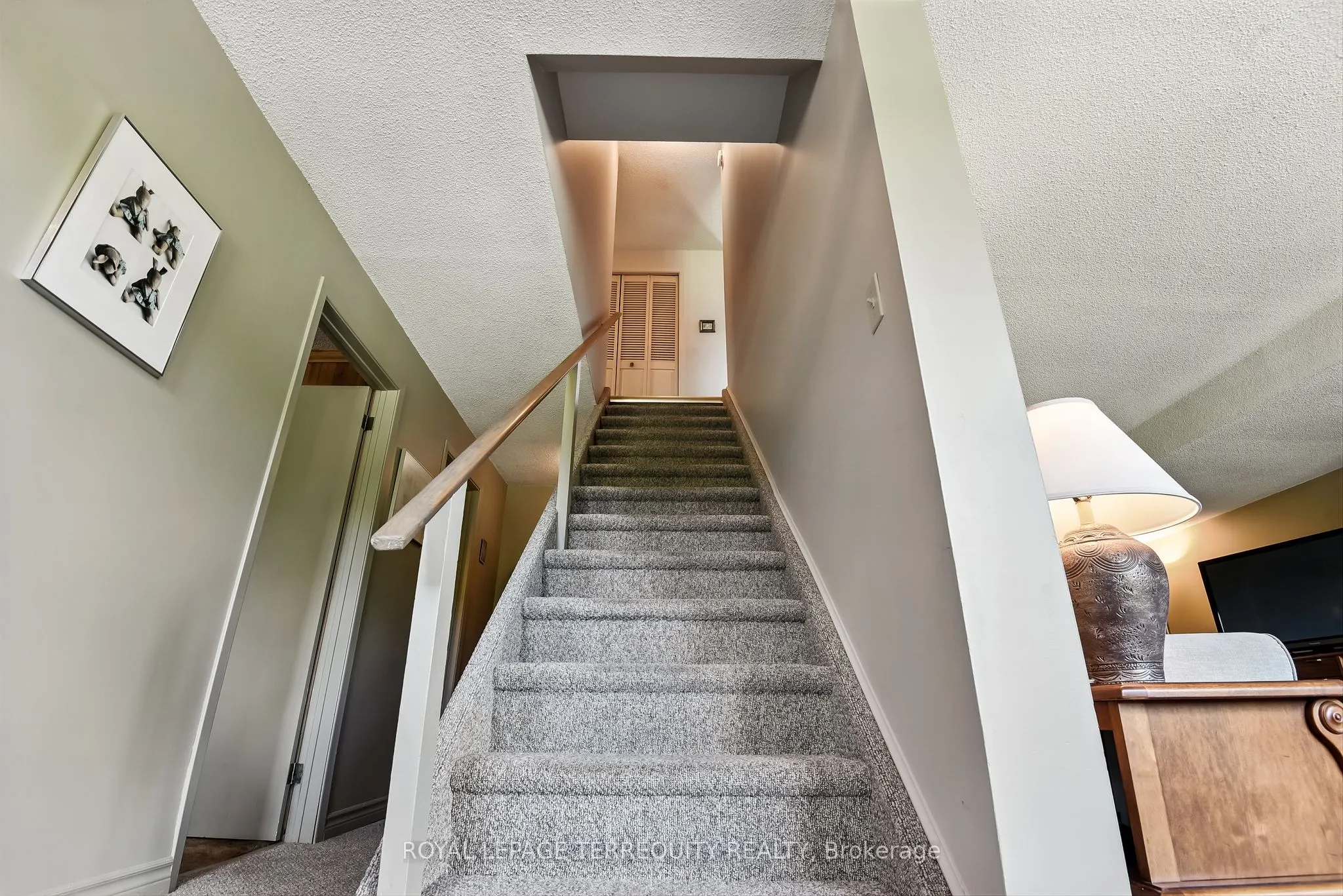 9 Concession Street W