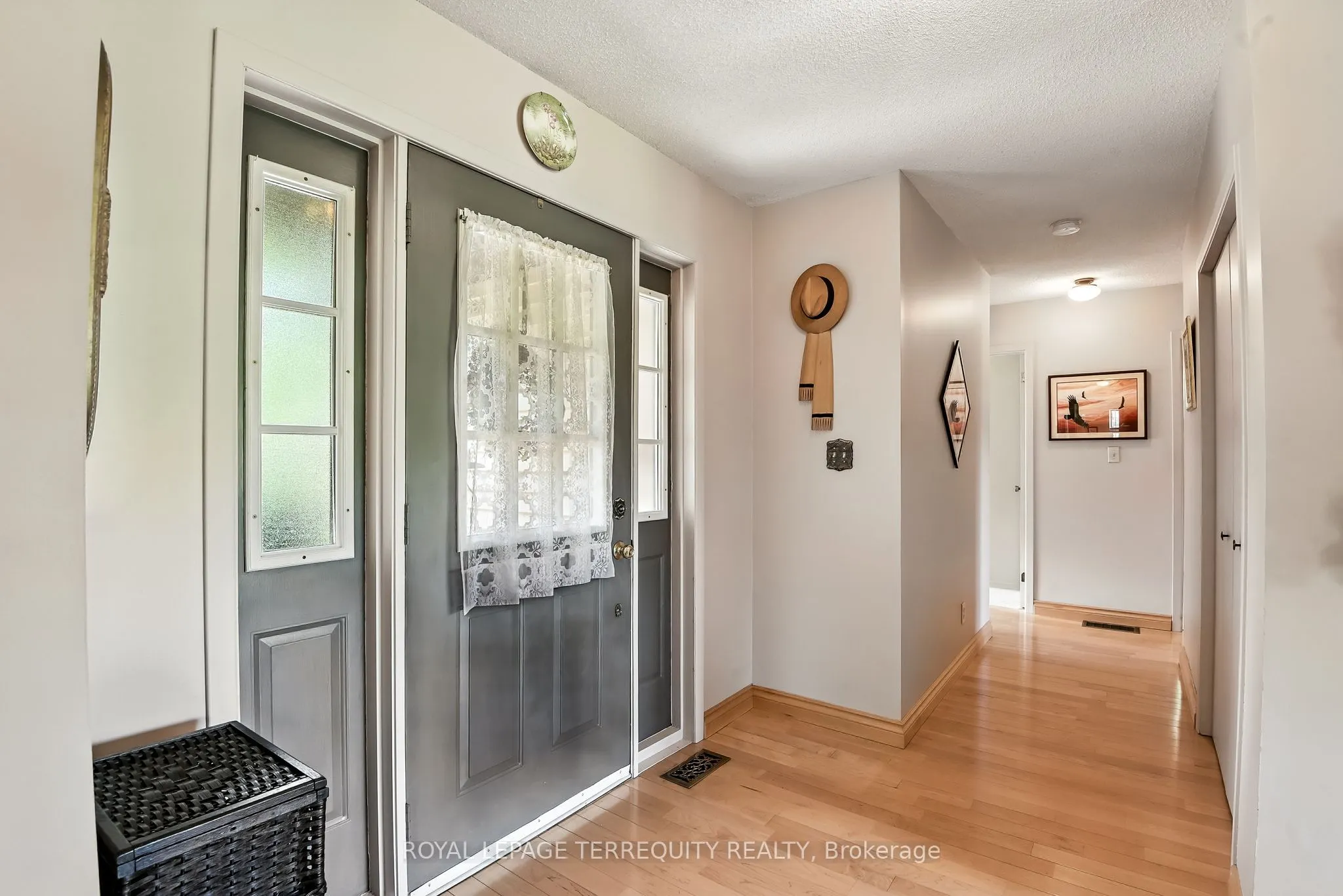 9 Concession Street W