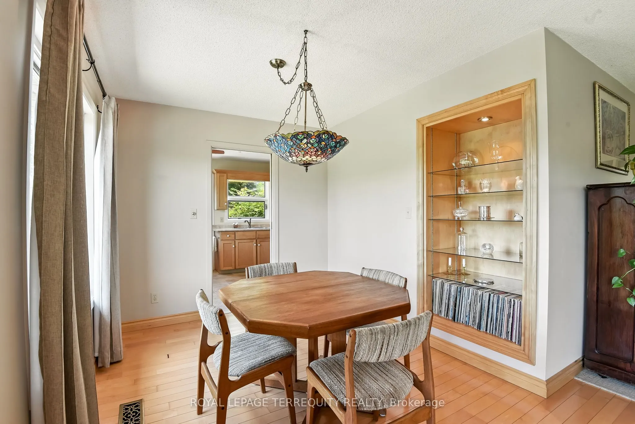 9 Concession Street W