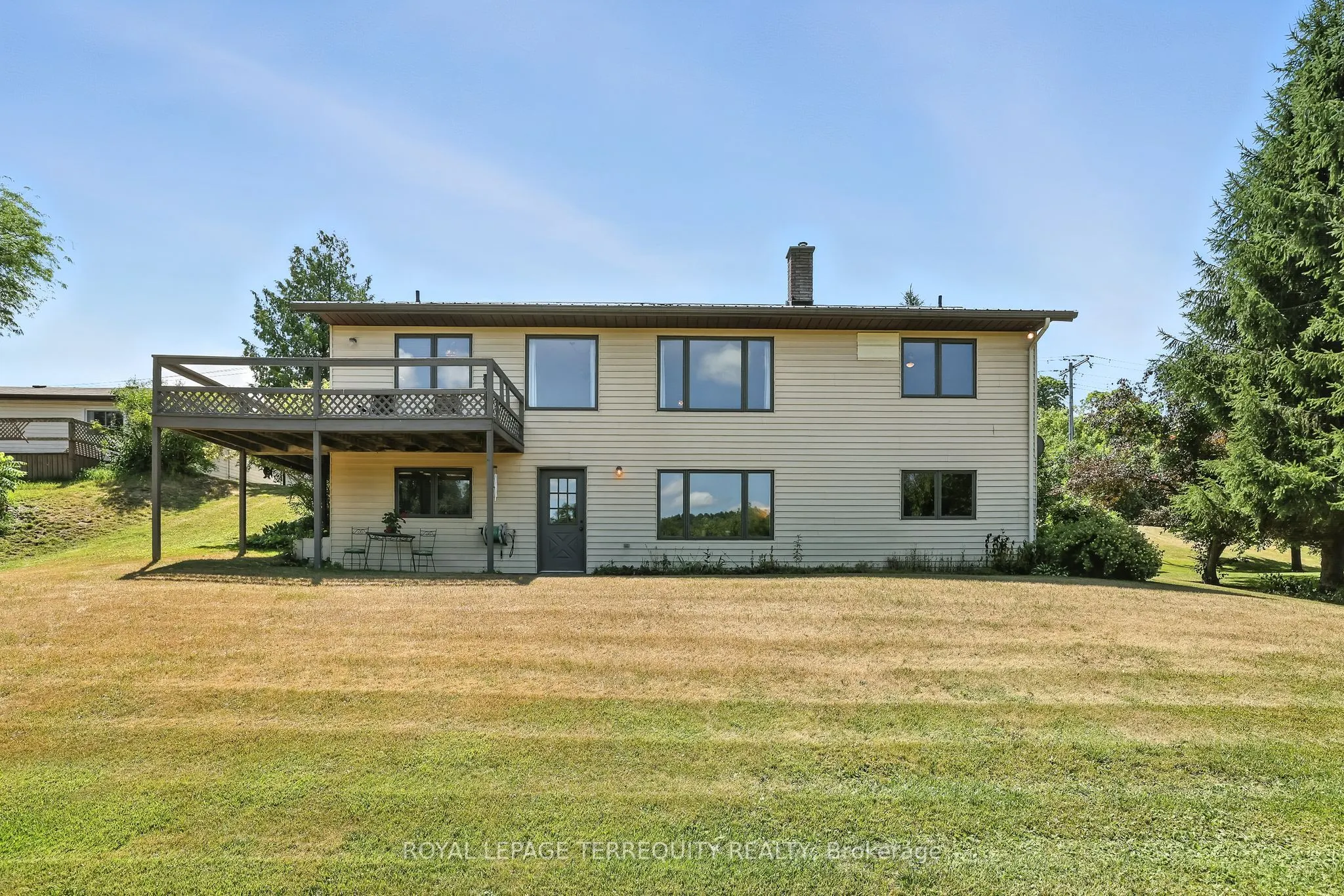9 Concession Street W