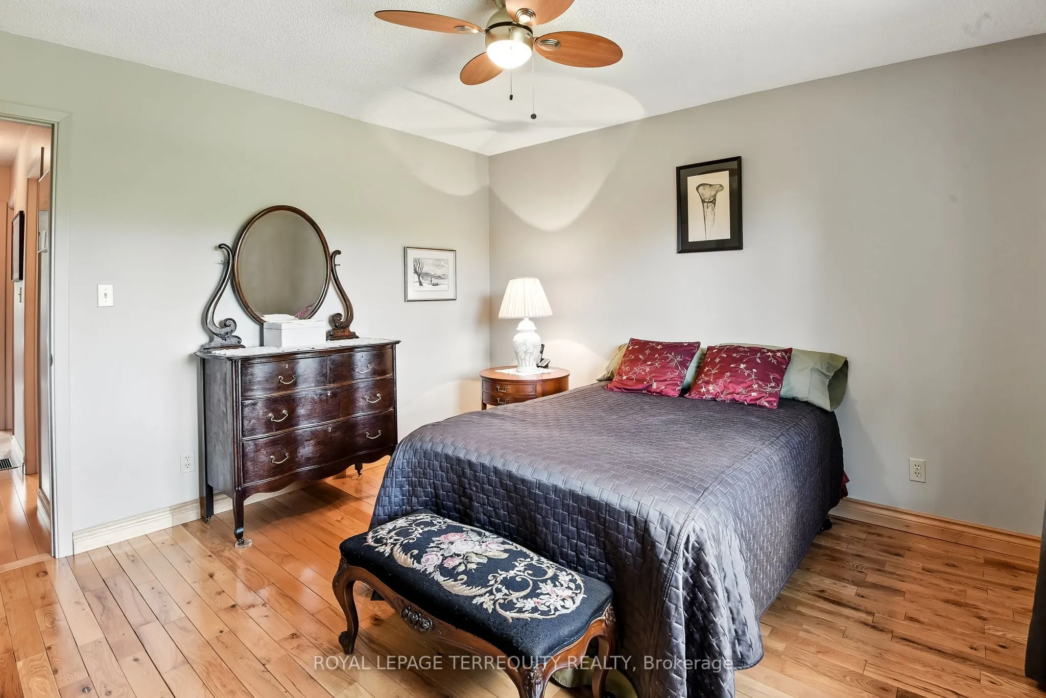 9 Concession Street W