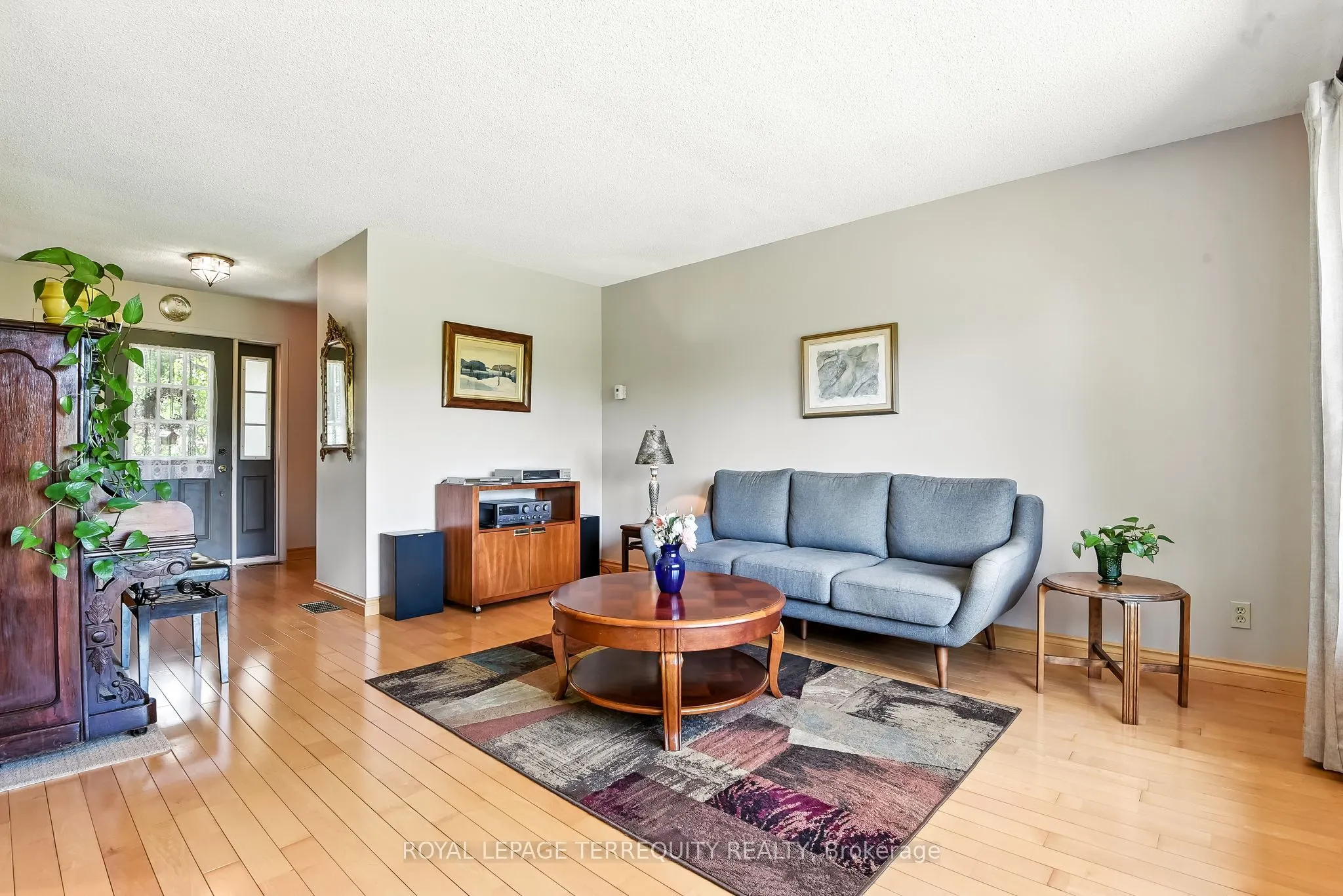 9 Concession Street W