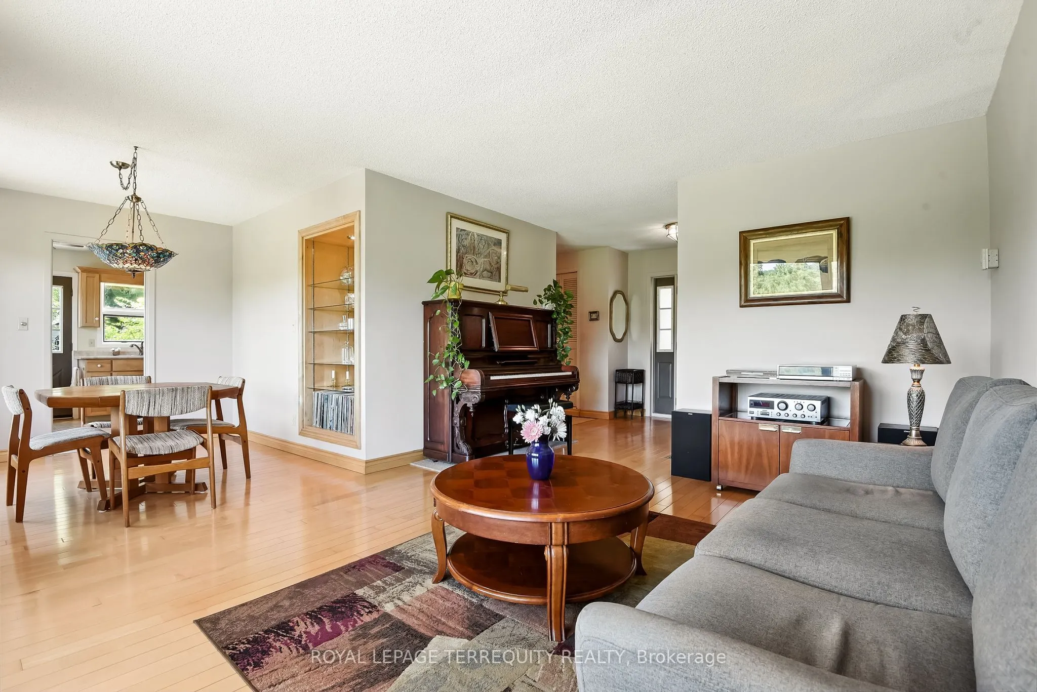 9 Concession Street W