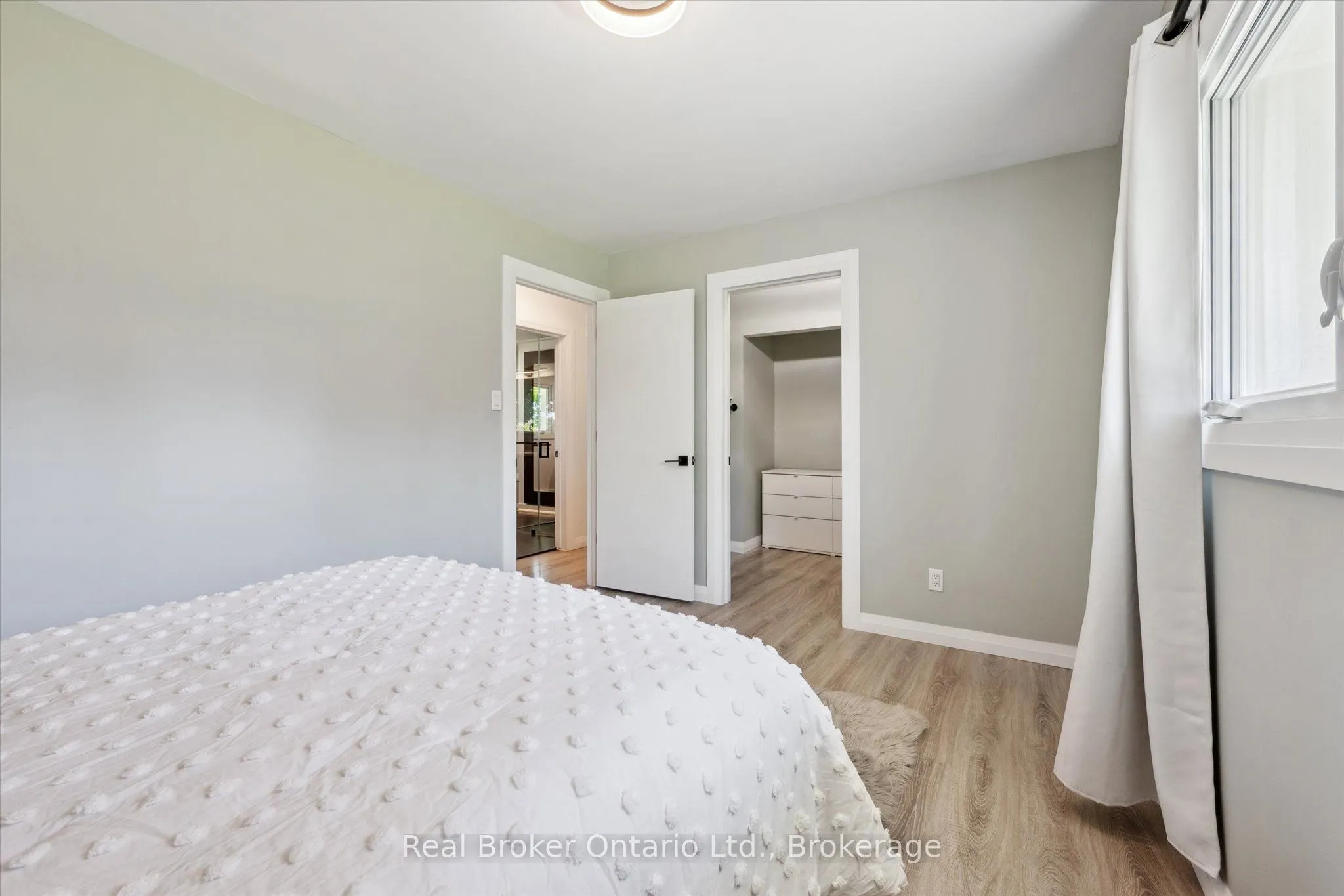 9435 Wellington Road 22