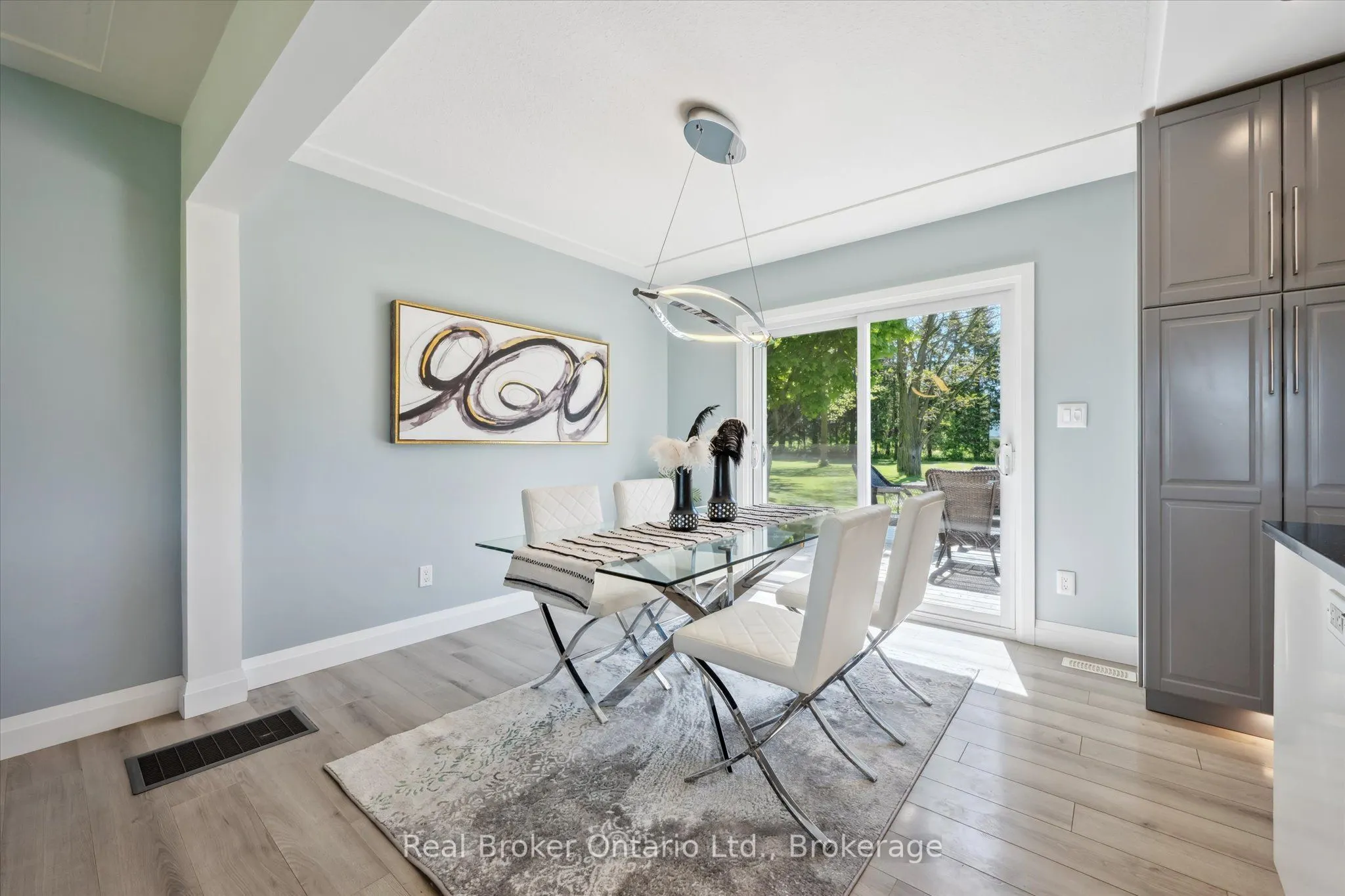 9435 Wellington Road 22