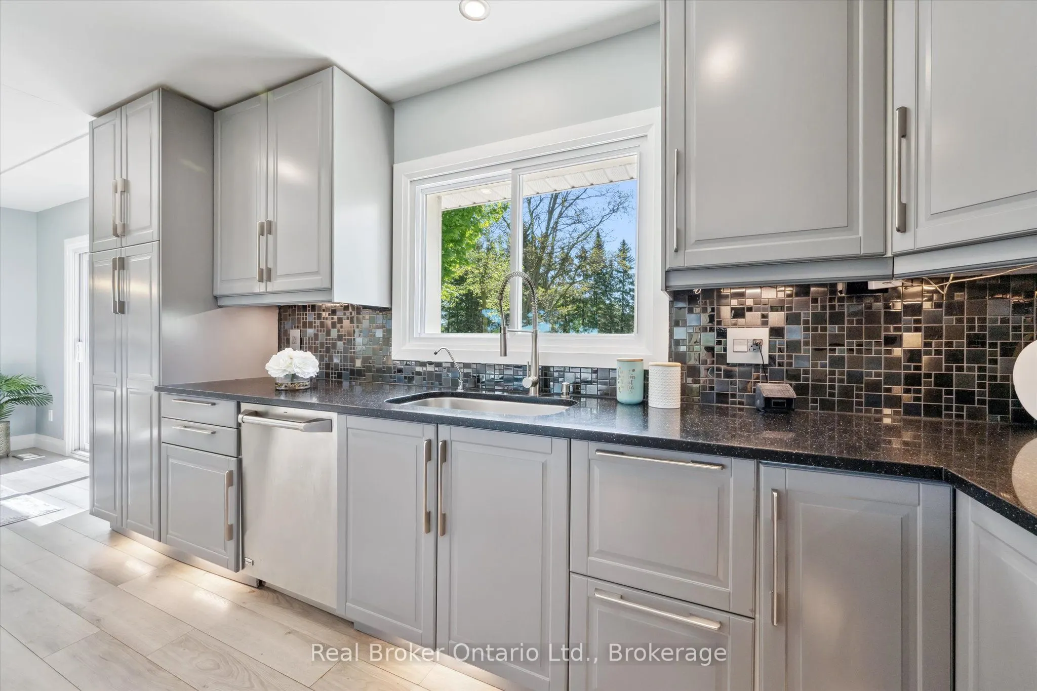9435 Wellington Road 22