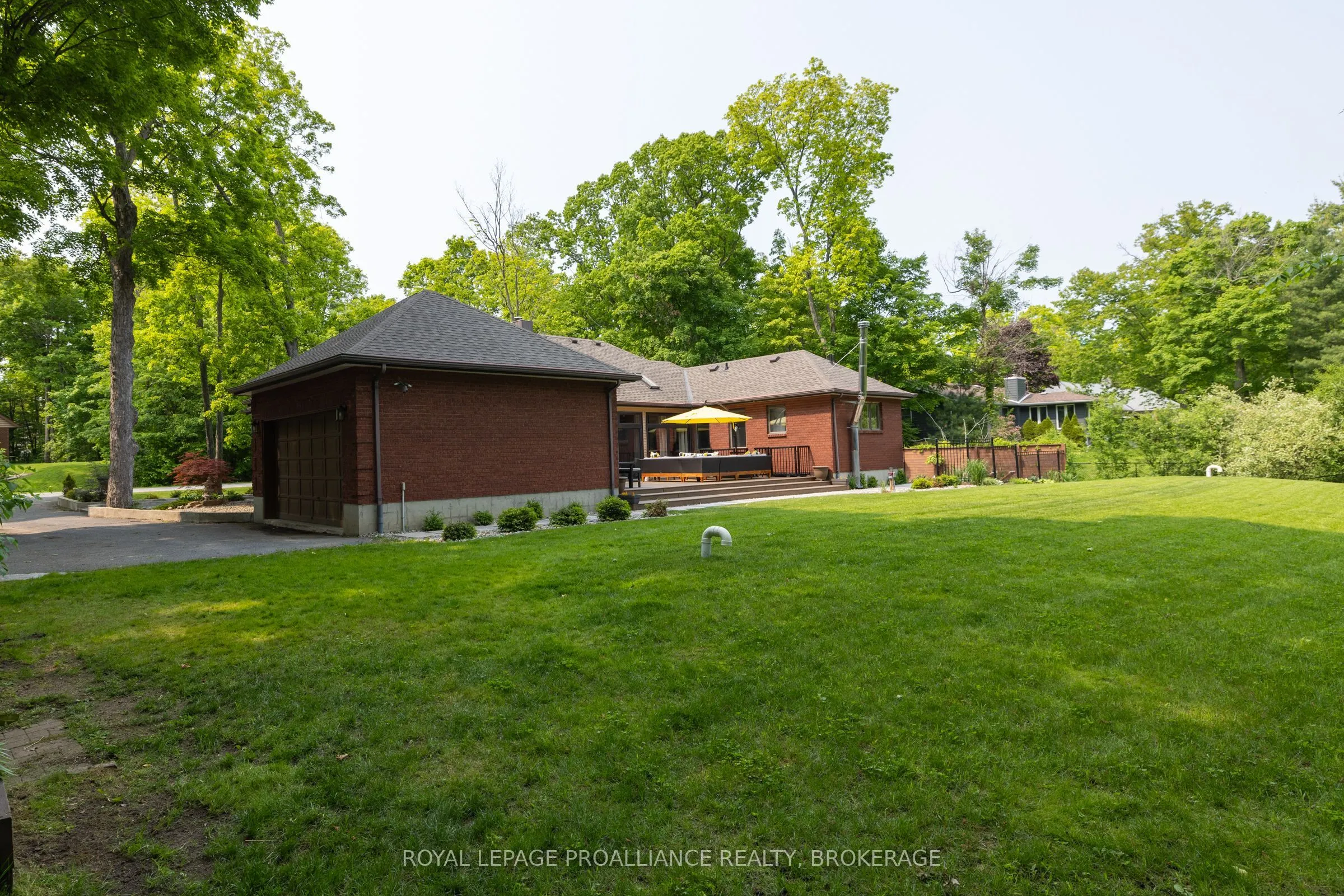 15 Forest Drive