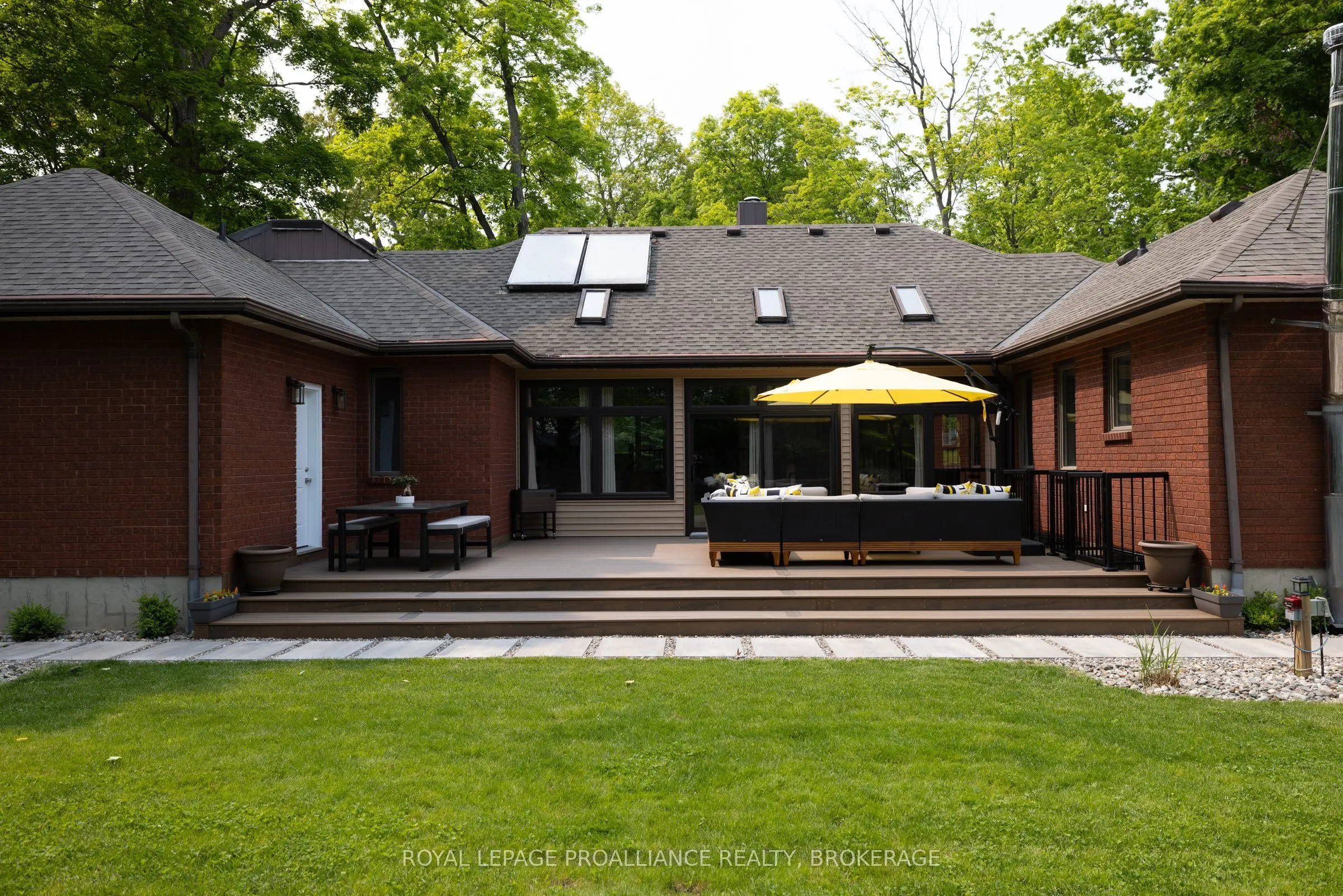 15 Forest Drive