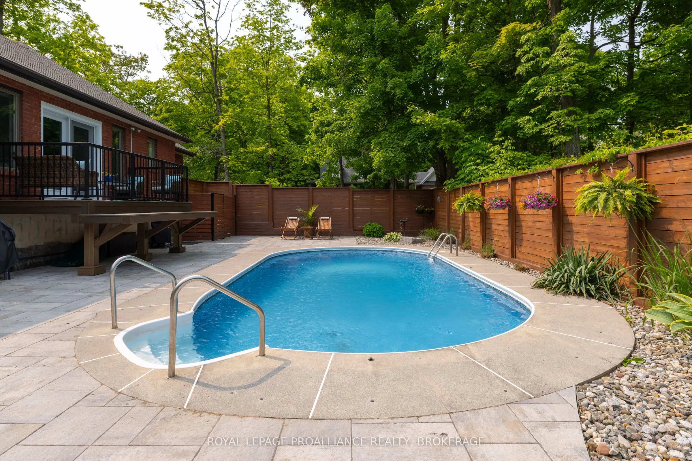 15 Forest Drive