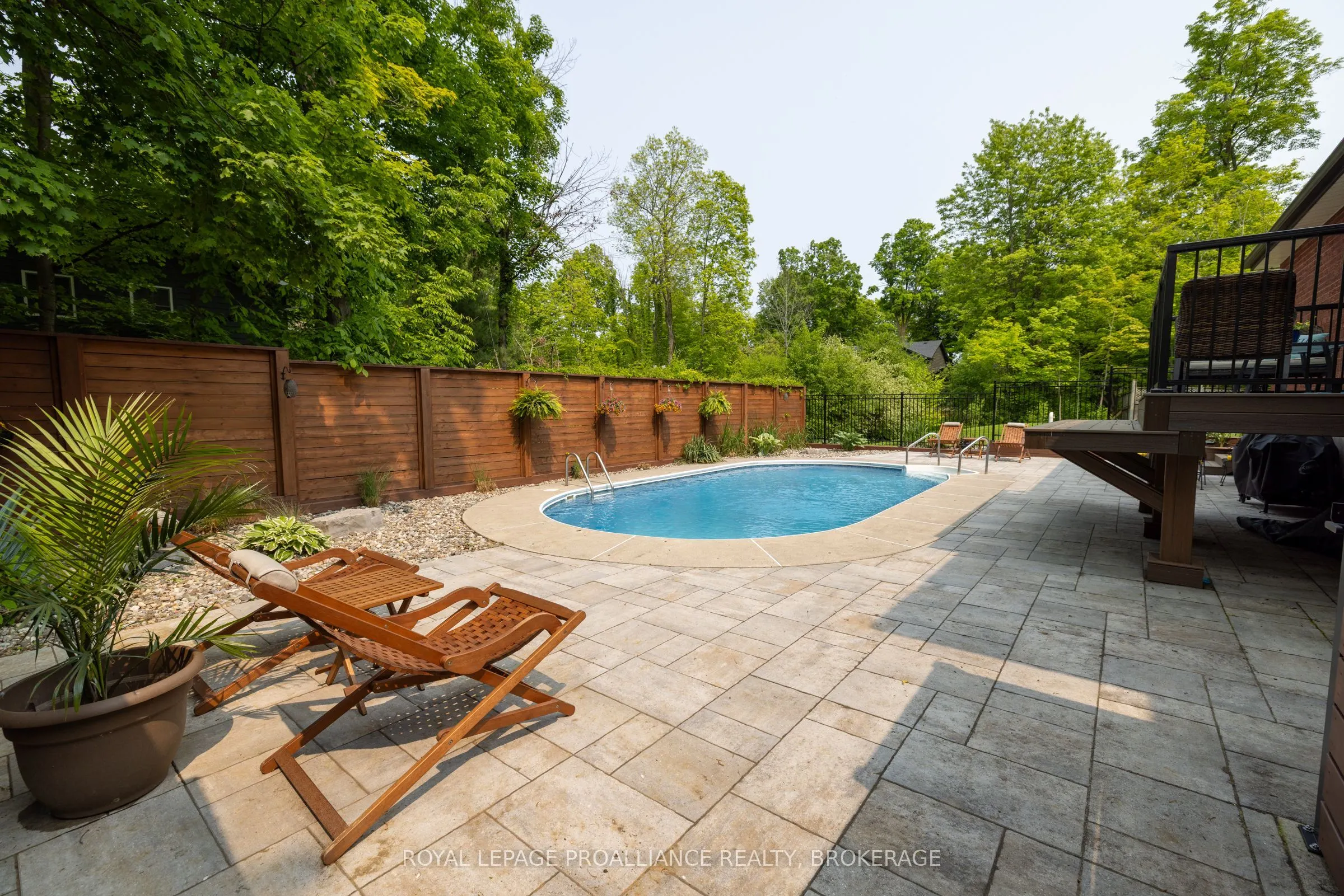 15 Forest Drive