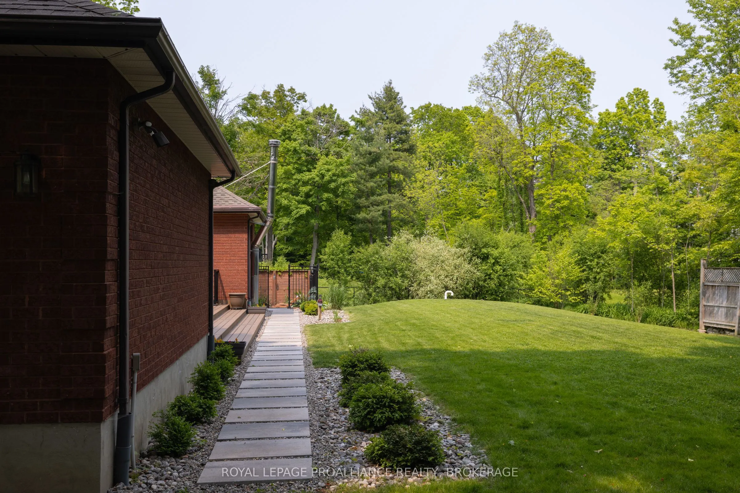 15 Forest Drive