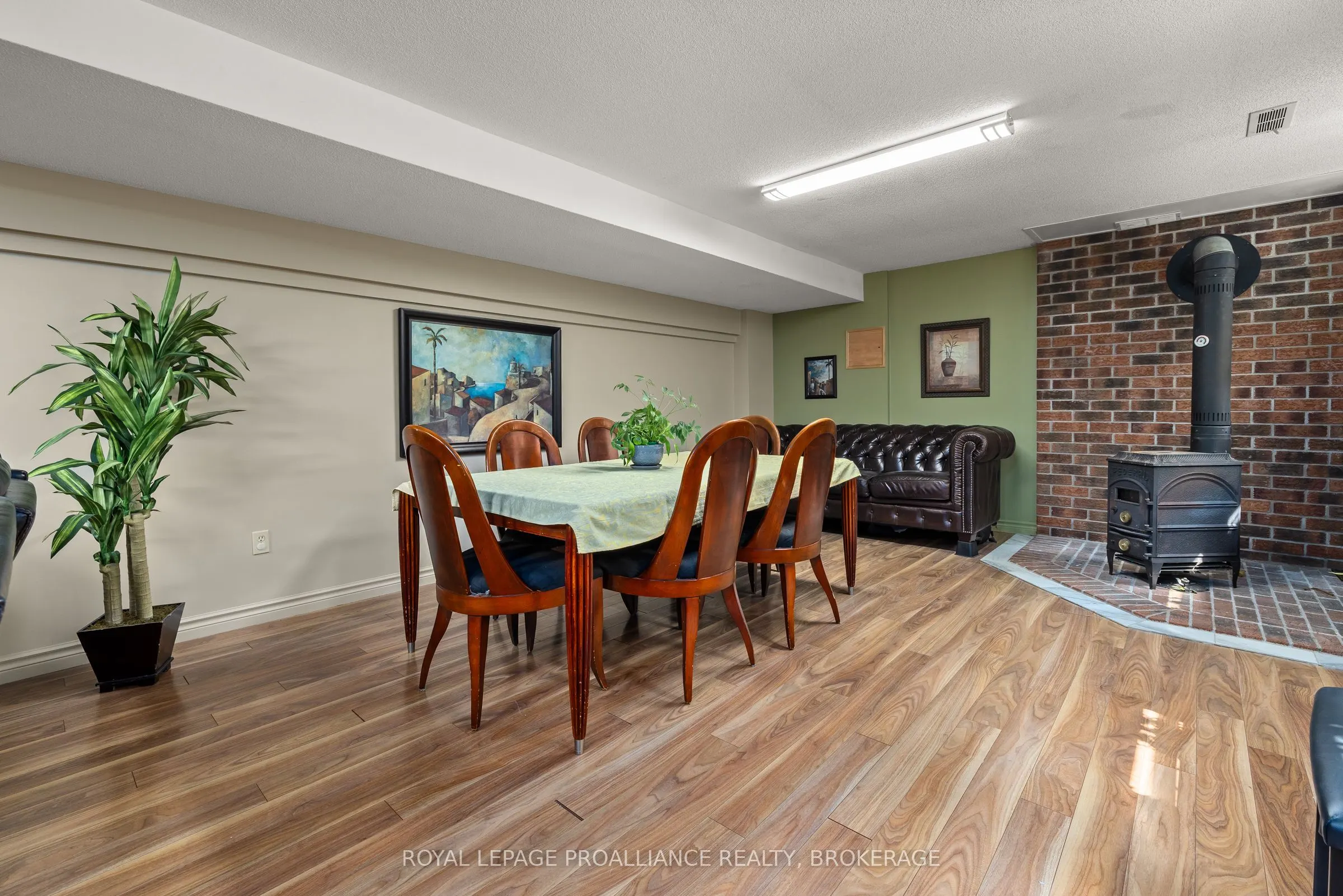 15 Forest Drive