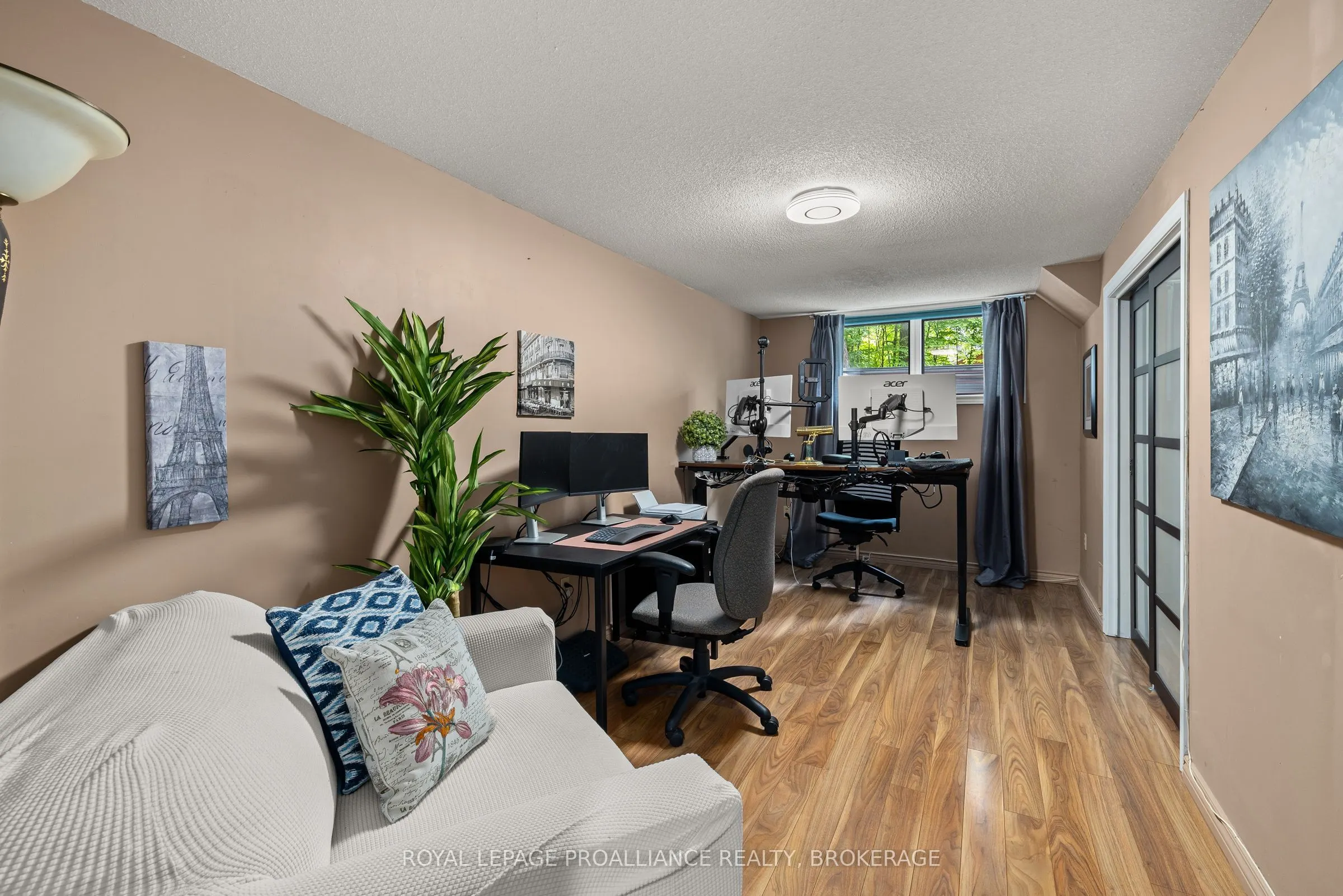 15 Forest Drive