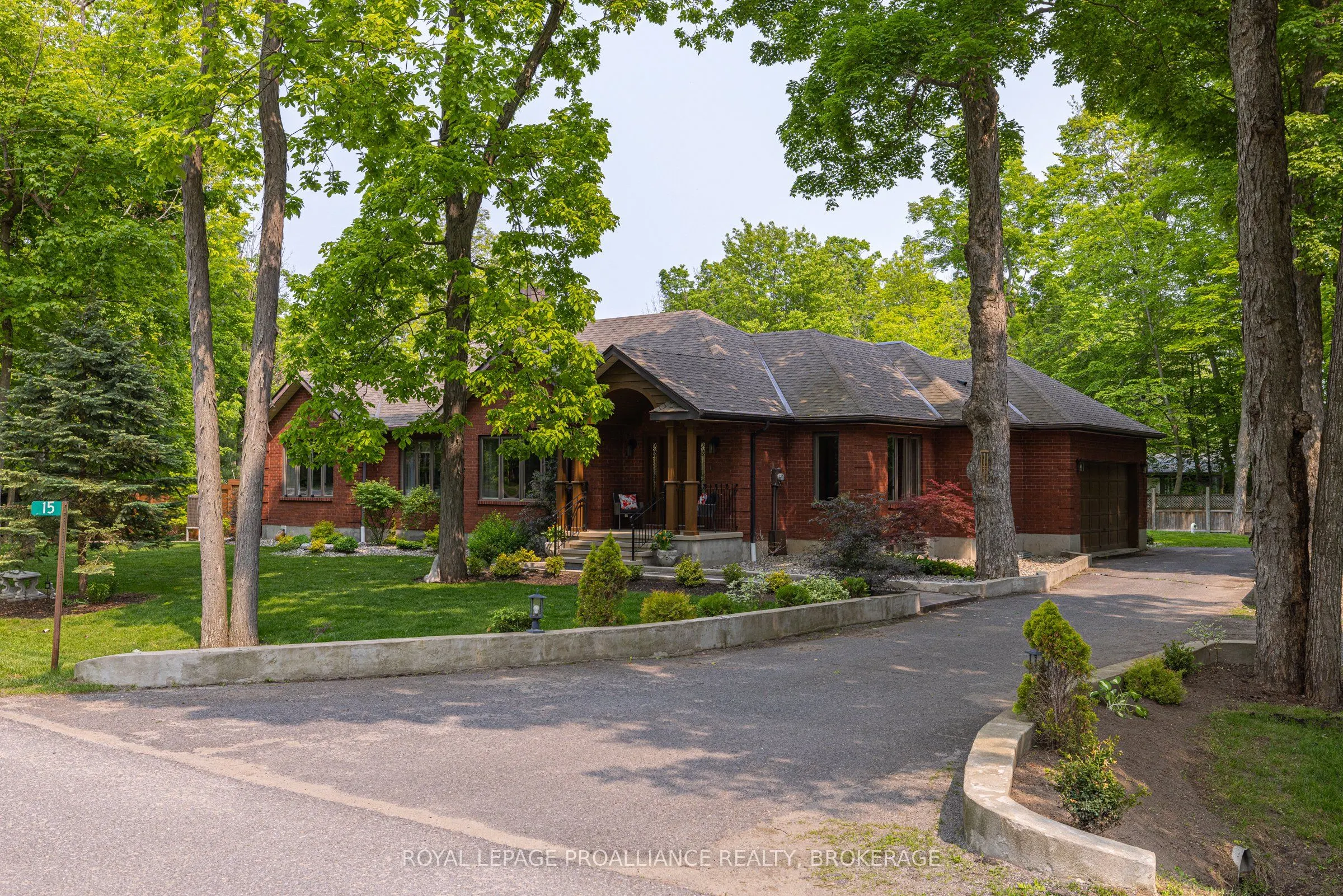 15 Forest Drive