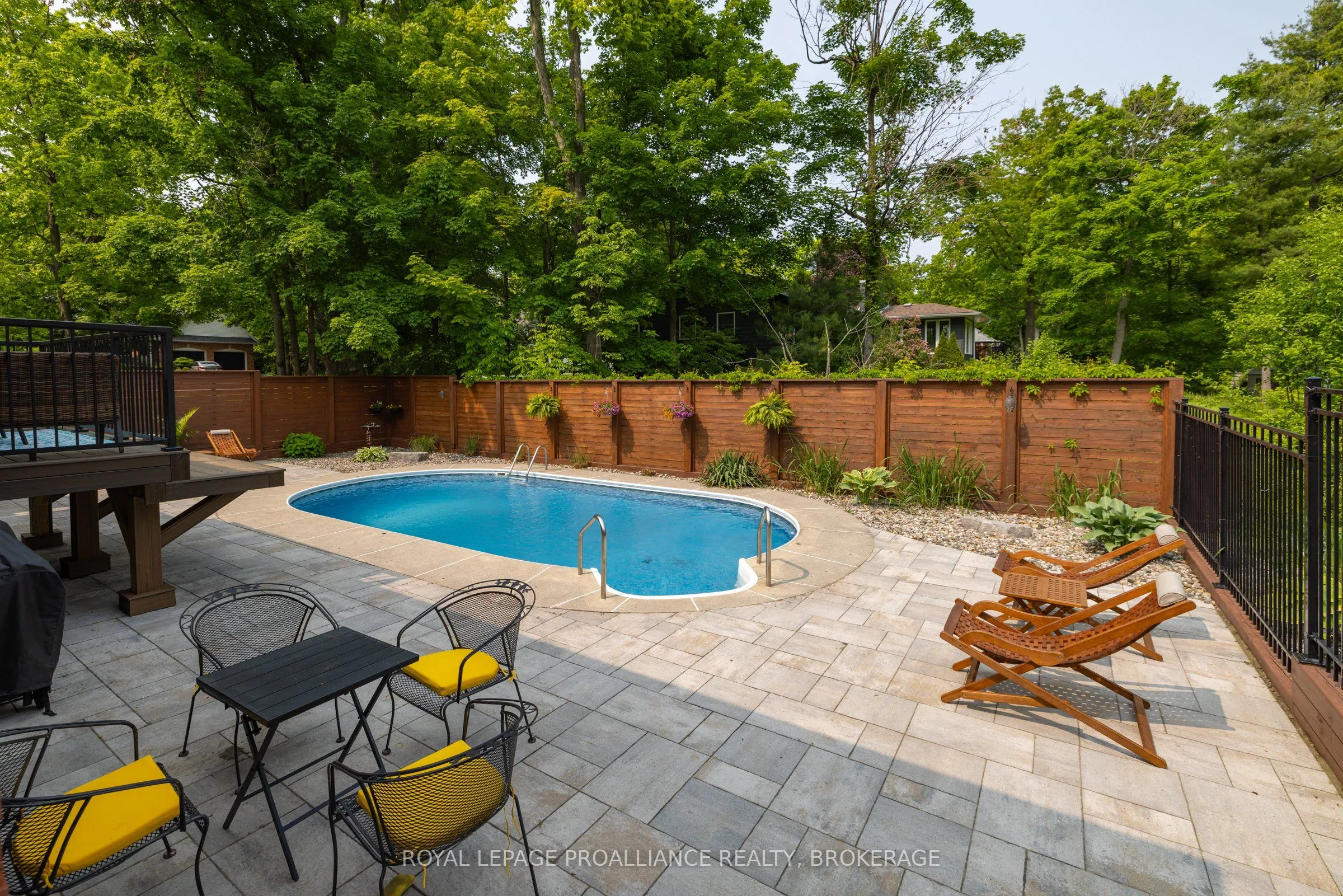 15 Forest Drive