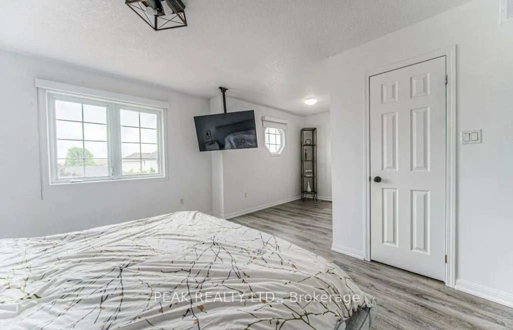 583 Windflower Crescent