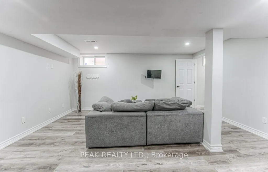 583 Windflower Crescent