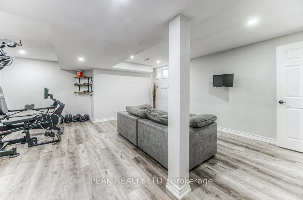 583 Windflower Crescent
