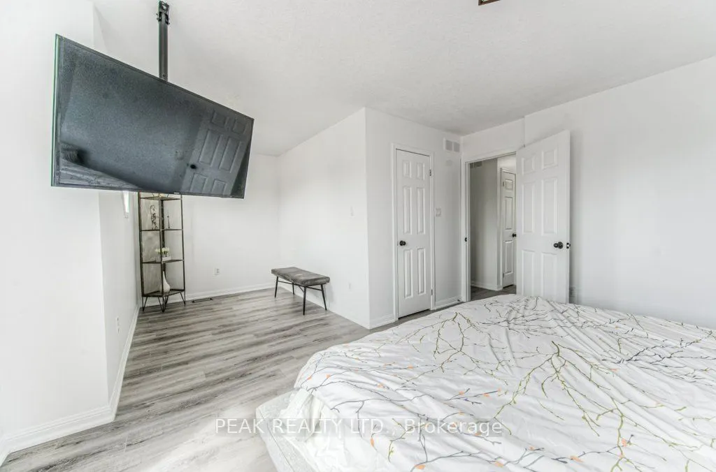 583 Windflower Crescent