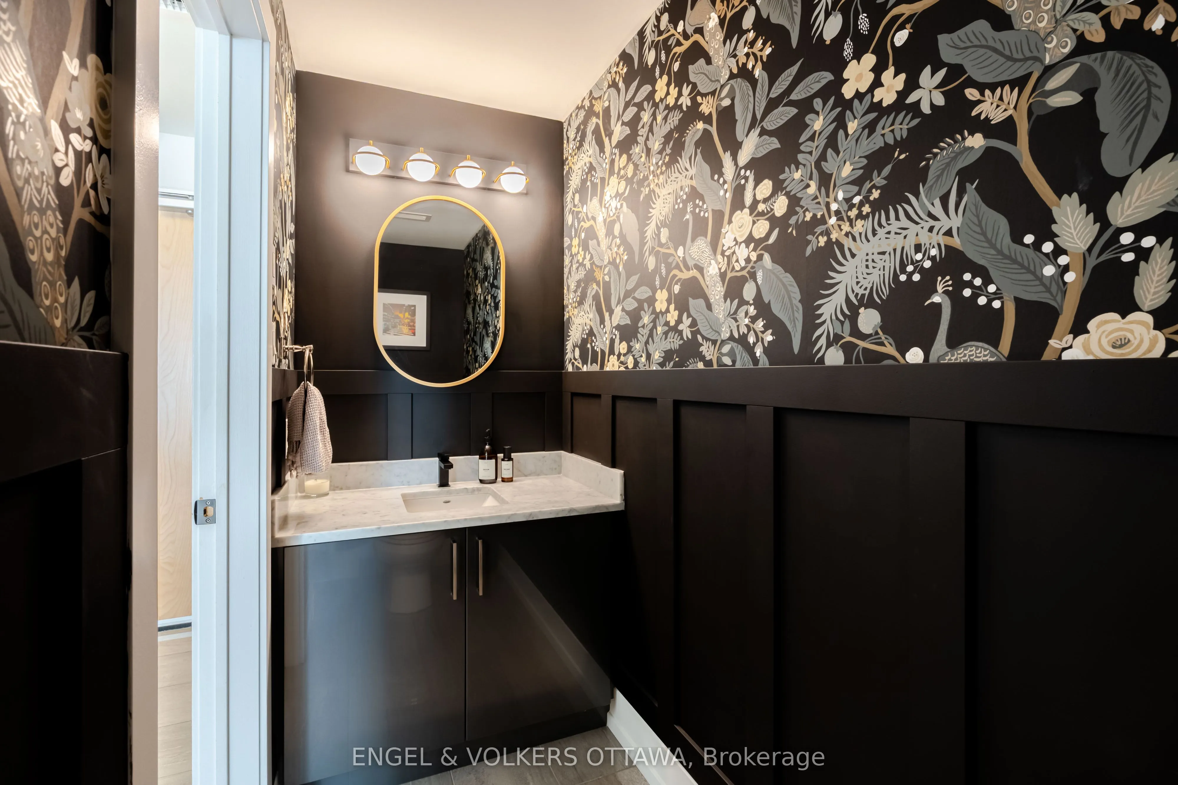 197 lisgar Street #218
